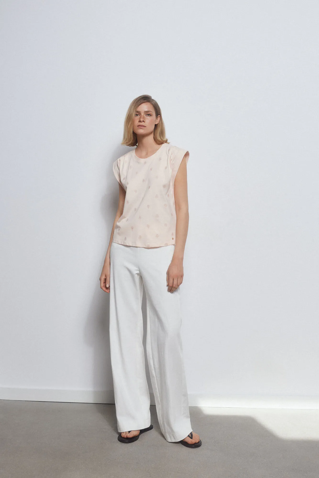 EMBROIDERED TSHIRT