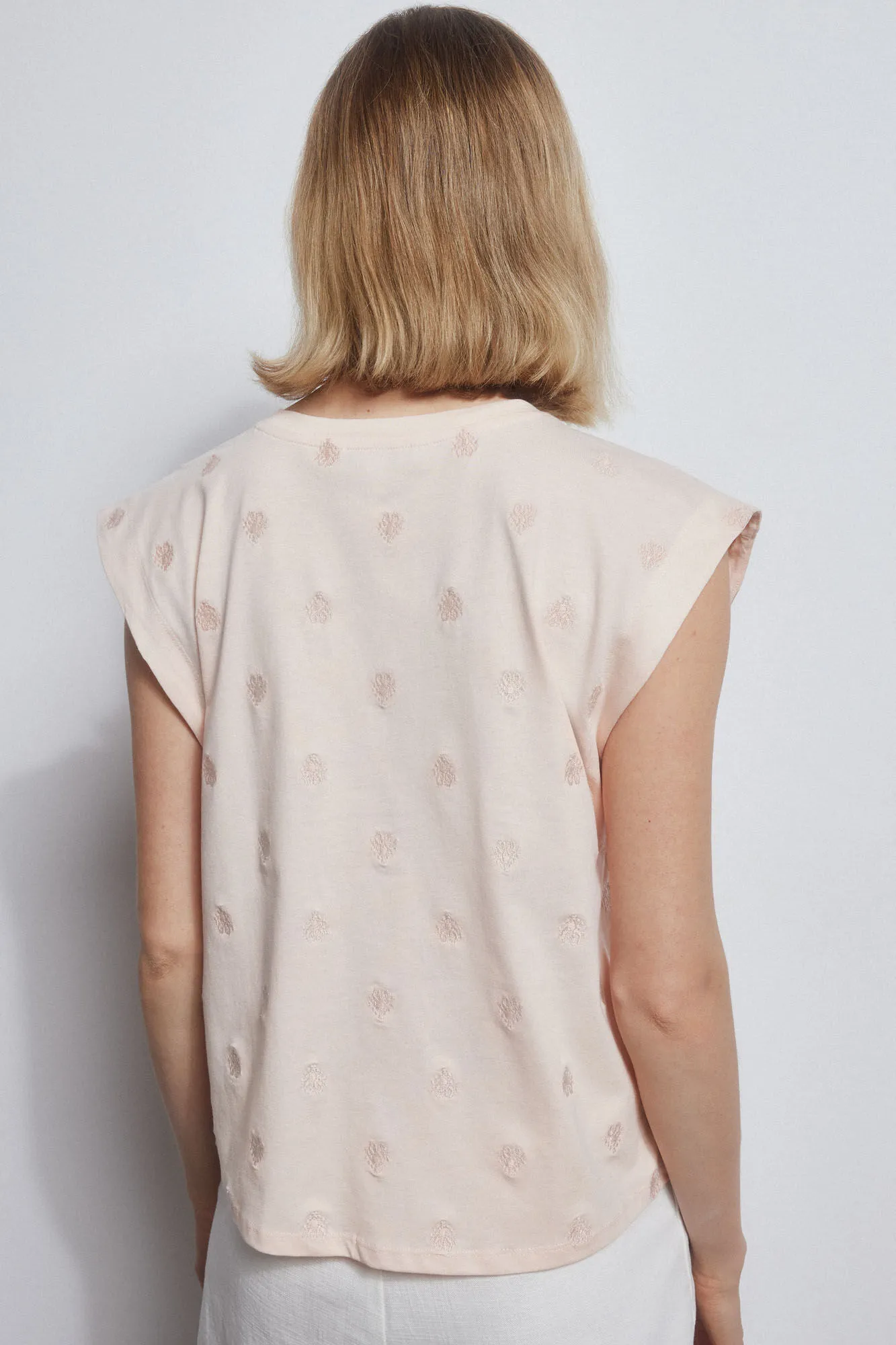 EMBROIDERED TSHIRT