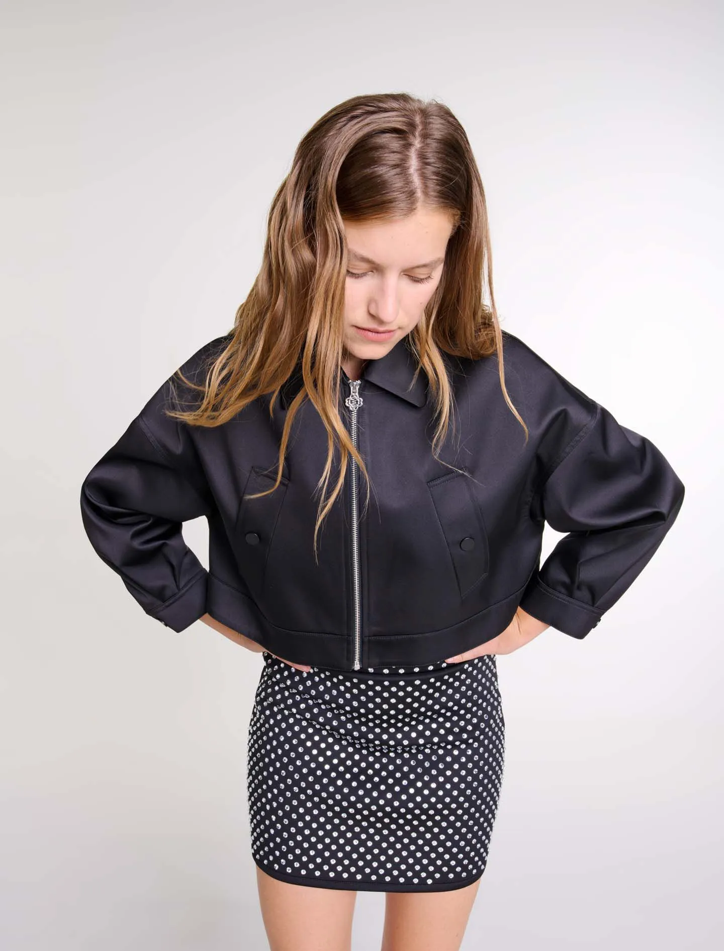 Falda corta con strass