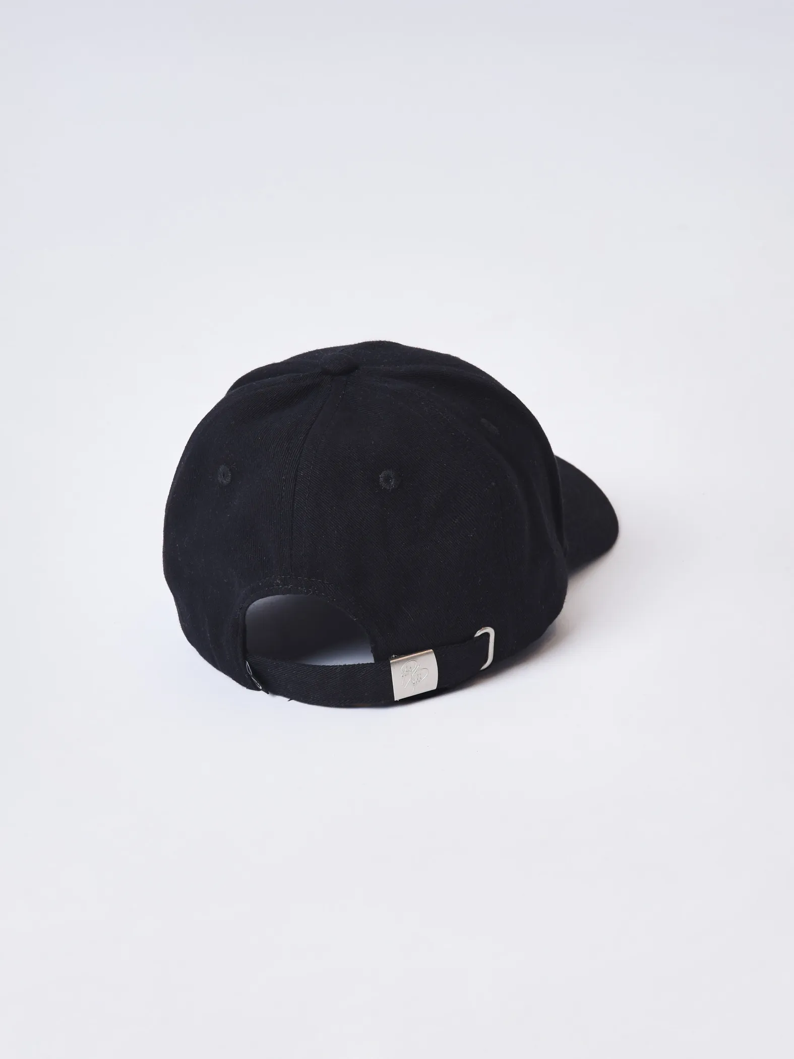 Gorra unisex ajustable con el corazón roto