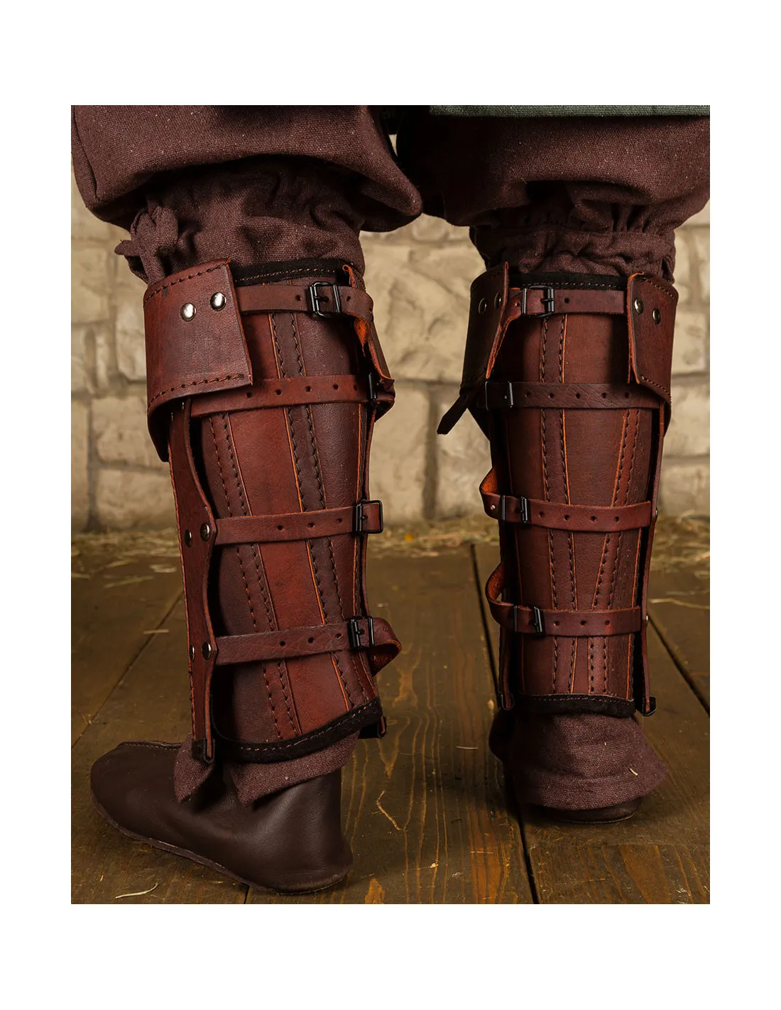 Grebas medievales de cuero marrón modelo Randulf