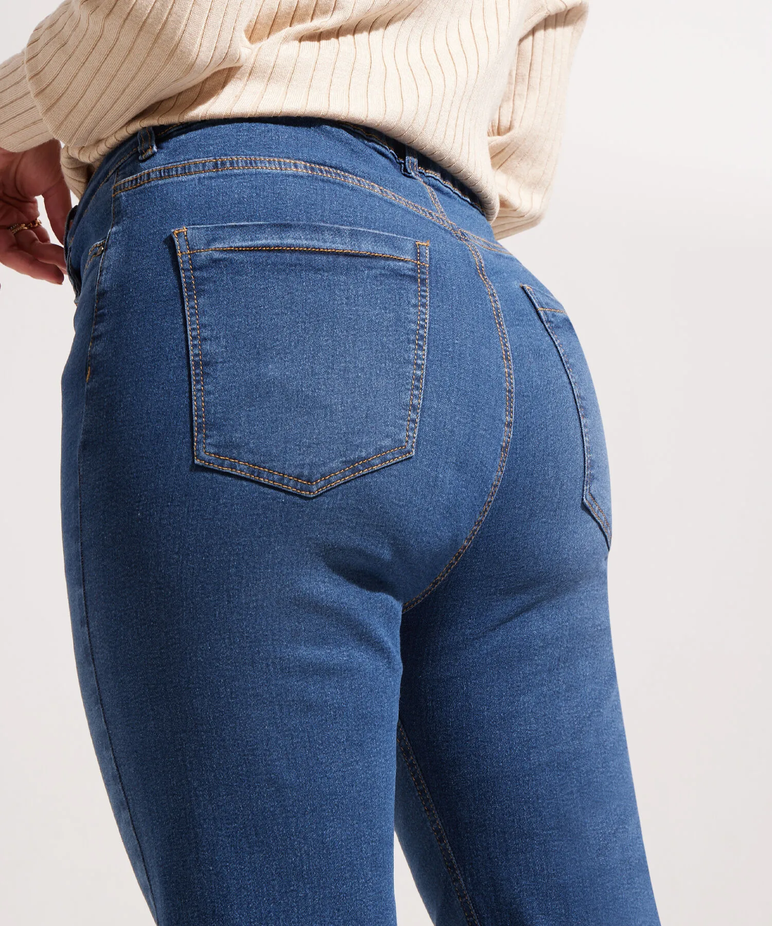 JEAN FIT STRAIGHT TONO AZUL MEDIO