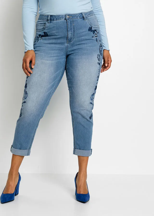 Jeans con bordado Denim claro