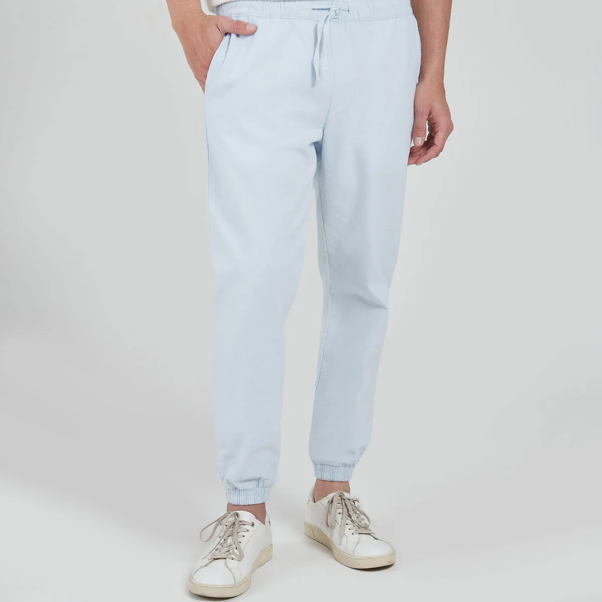 Jogger Con Bolsillos En Diagonal