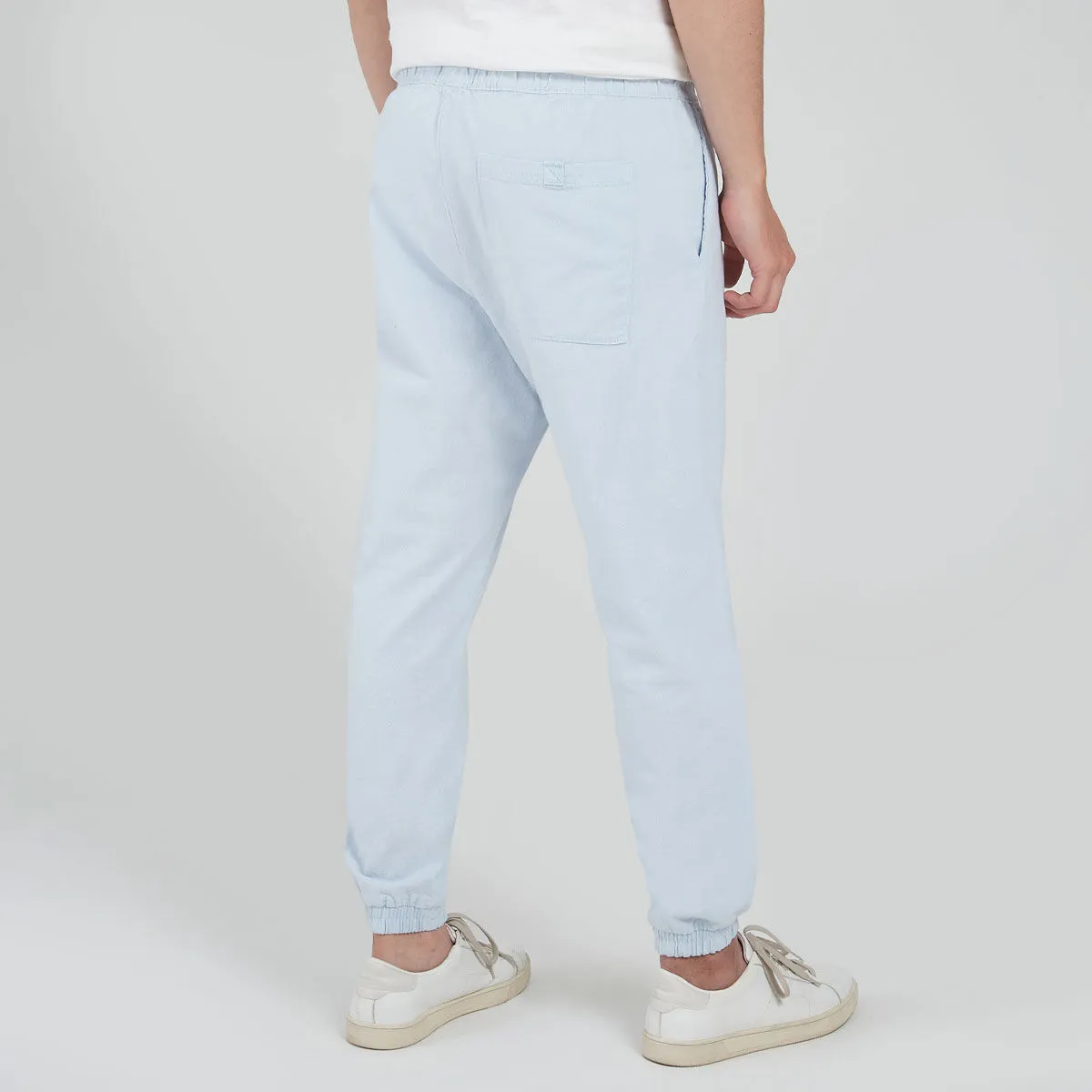 Jogger Con Bolsillos En Diagonal