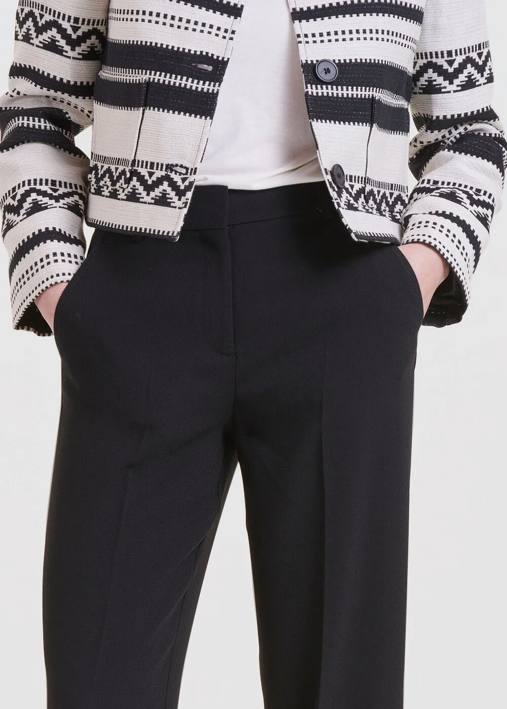 LA FEE MARABOUTEE Pantalón tobillero recto de tejido crepé y talle medio alto en negro
