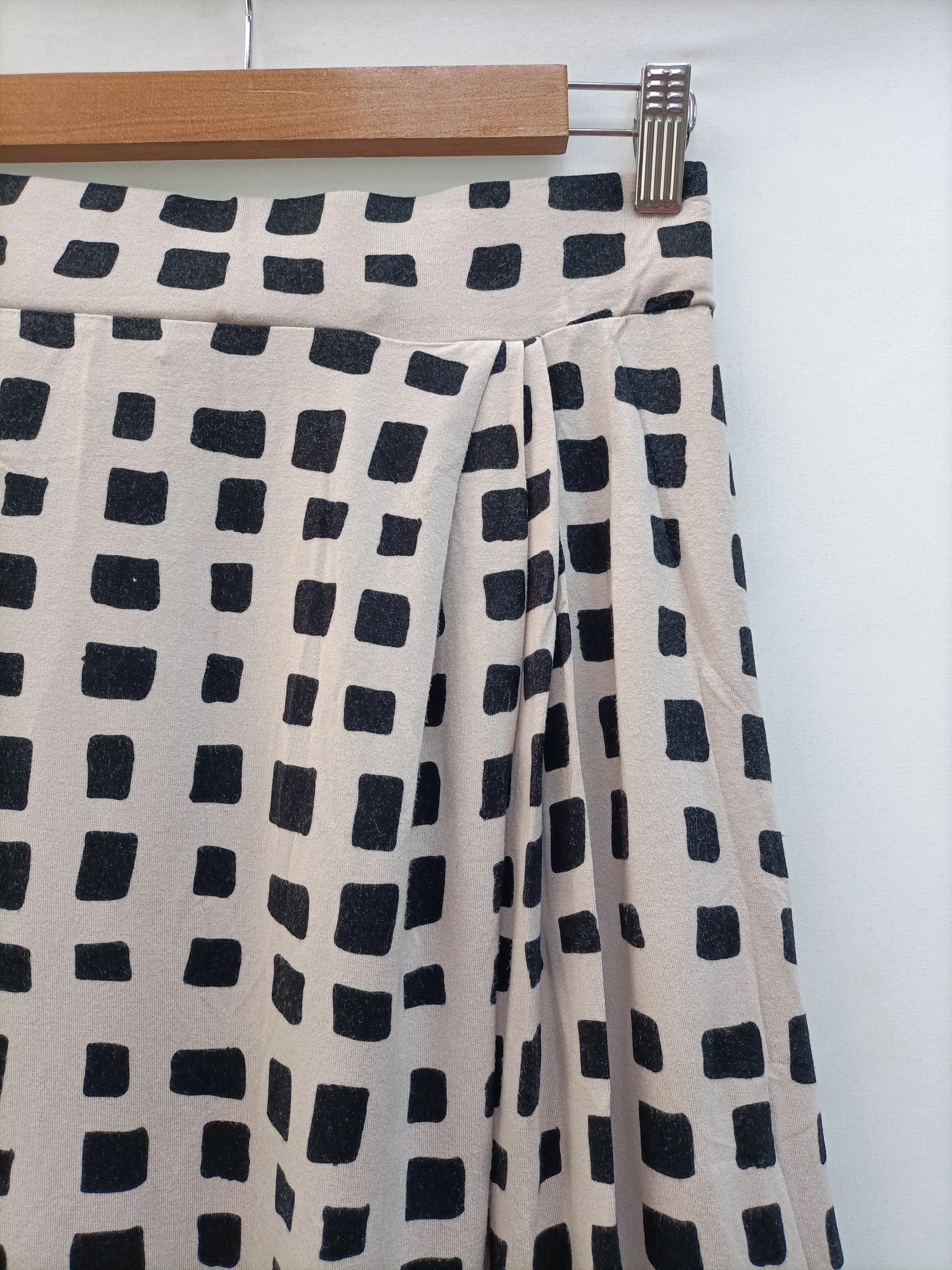LA FÉE MARABOUTÉE. Falda beige cuadros T.m