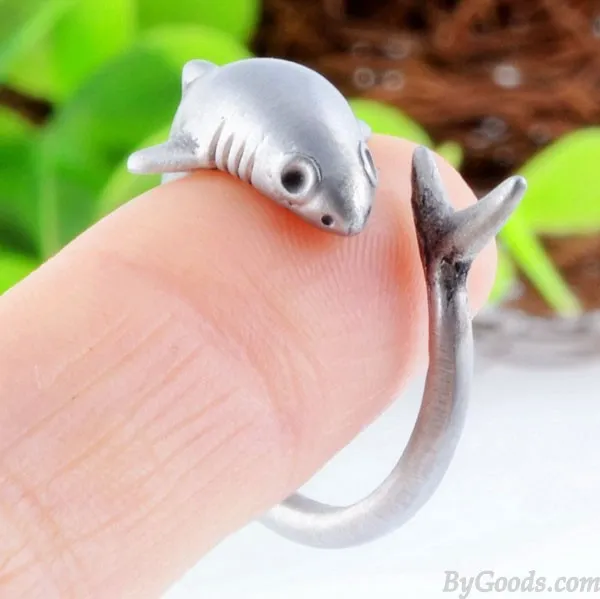 NAUGHTY SWIMMING SHARKSHAPED ORIGINAL ALLOY OPENING RING