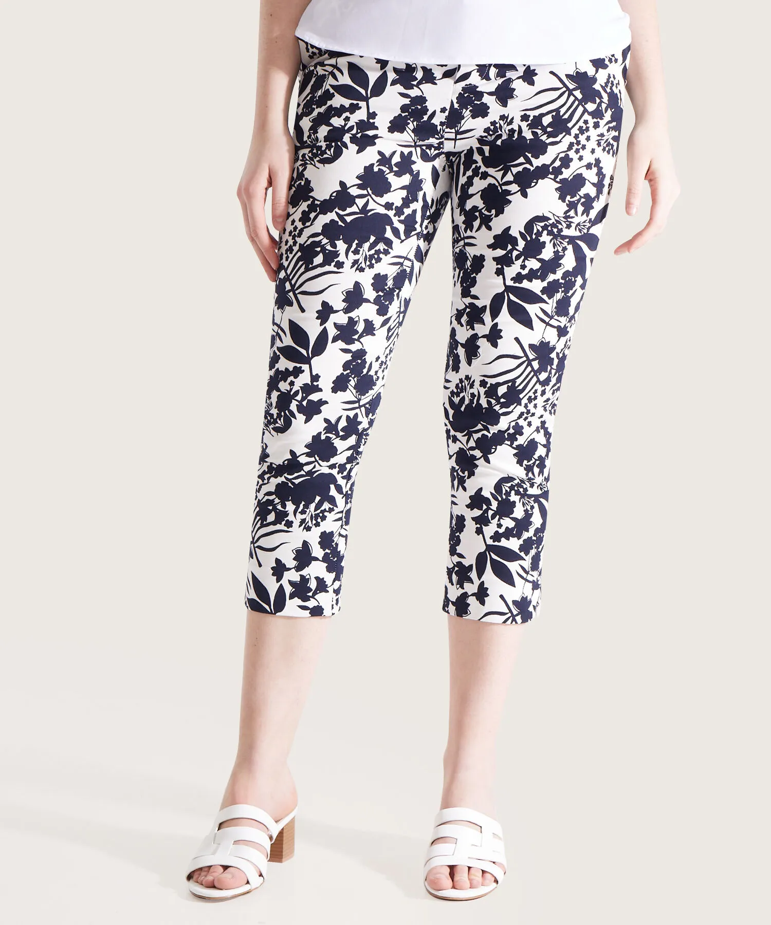 PANTAL&OACUTE;N CAPRI CON BOLSILLOS LATERALES