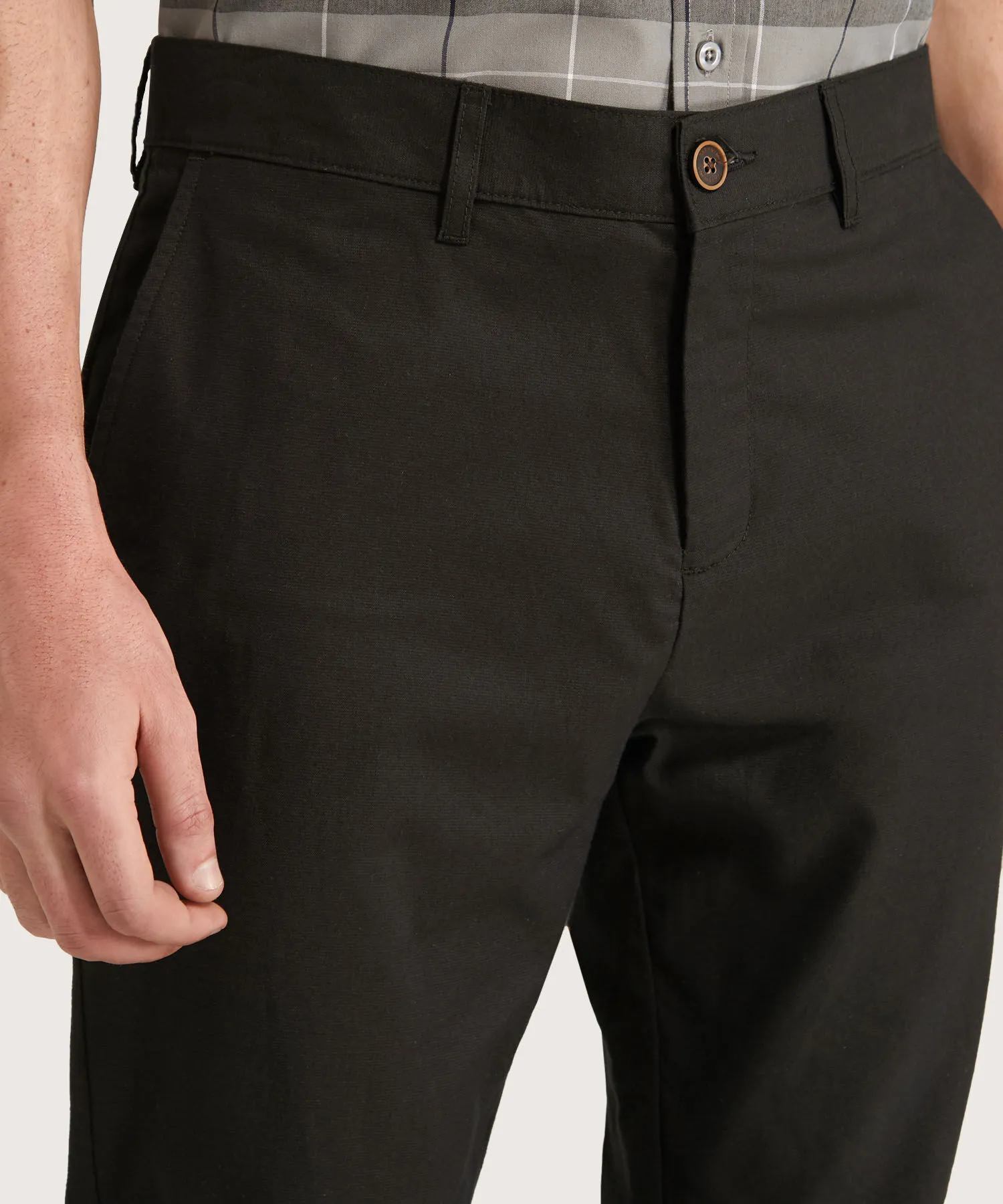 PANTALON BOLSILLOS DIAGONALES UNICOLOR
