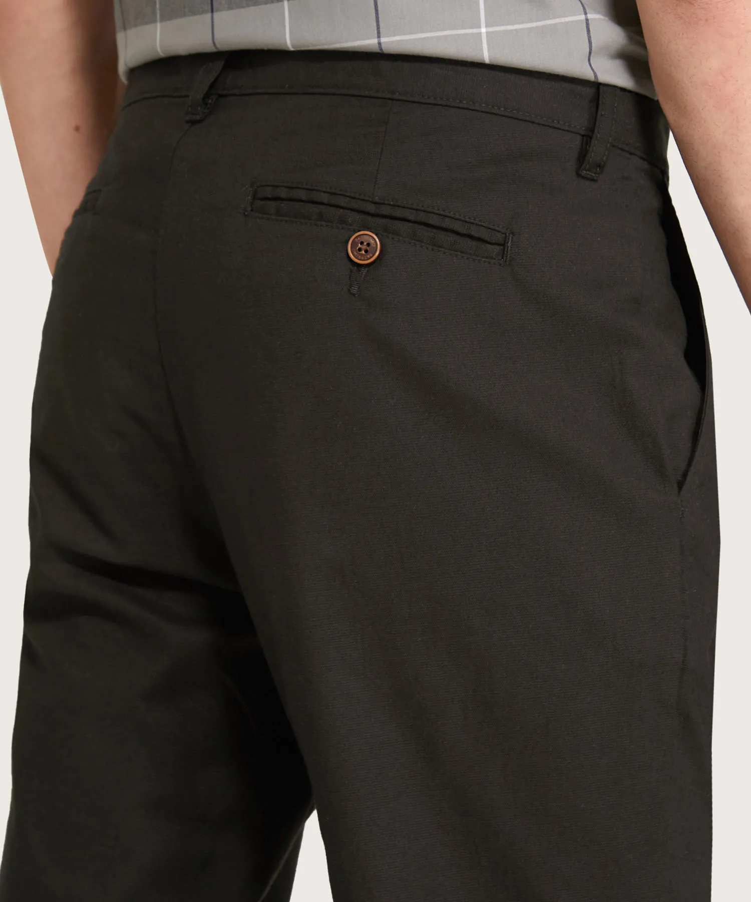PANTALON BOLSILLOS DIAGONALES UNICOLOR