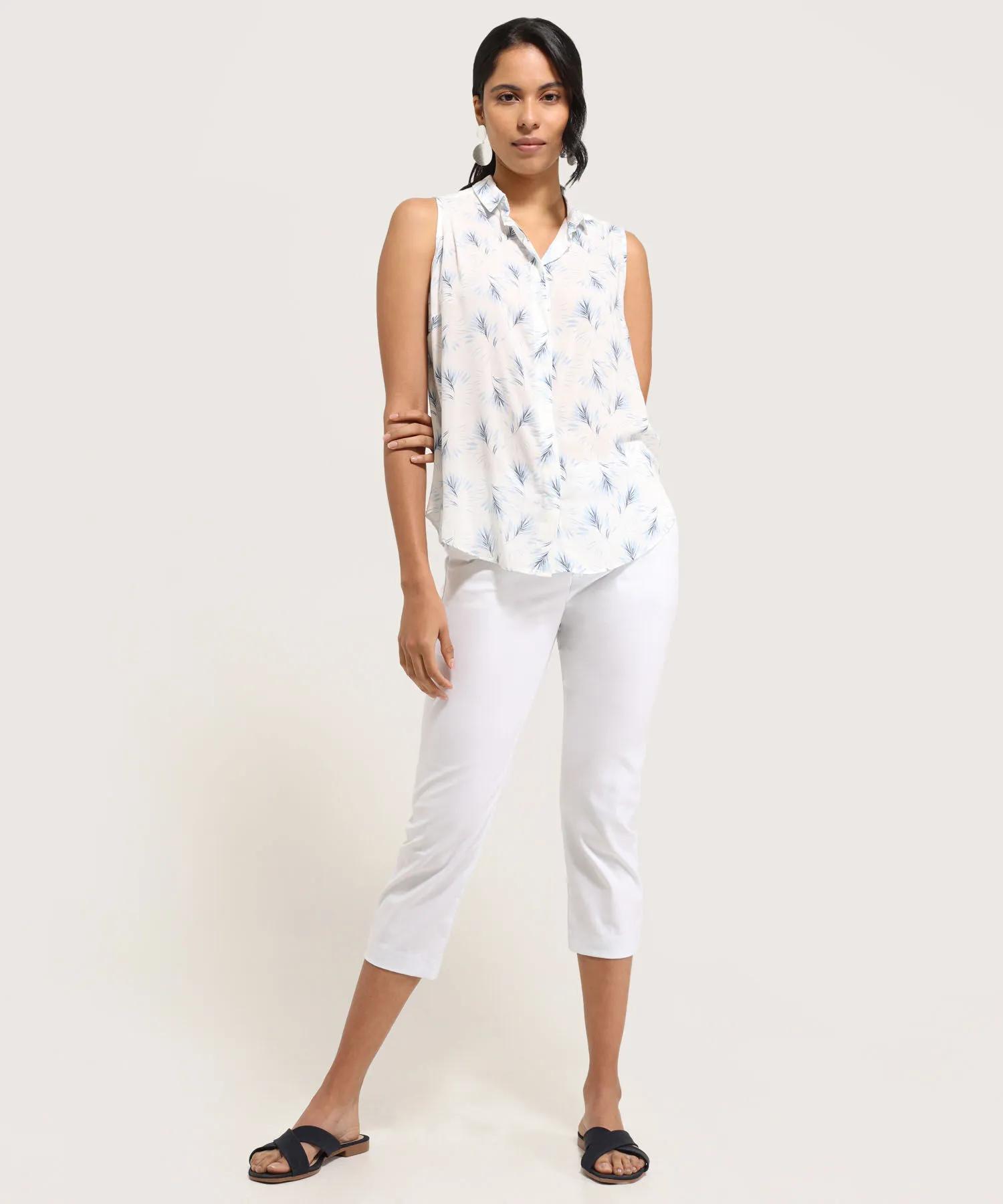 PANTALON CAPRI BOLSILLOS DIAGONALES UNICOLOR