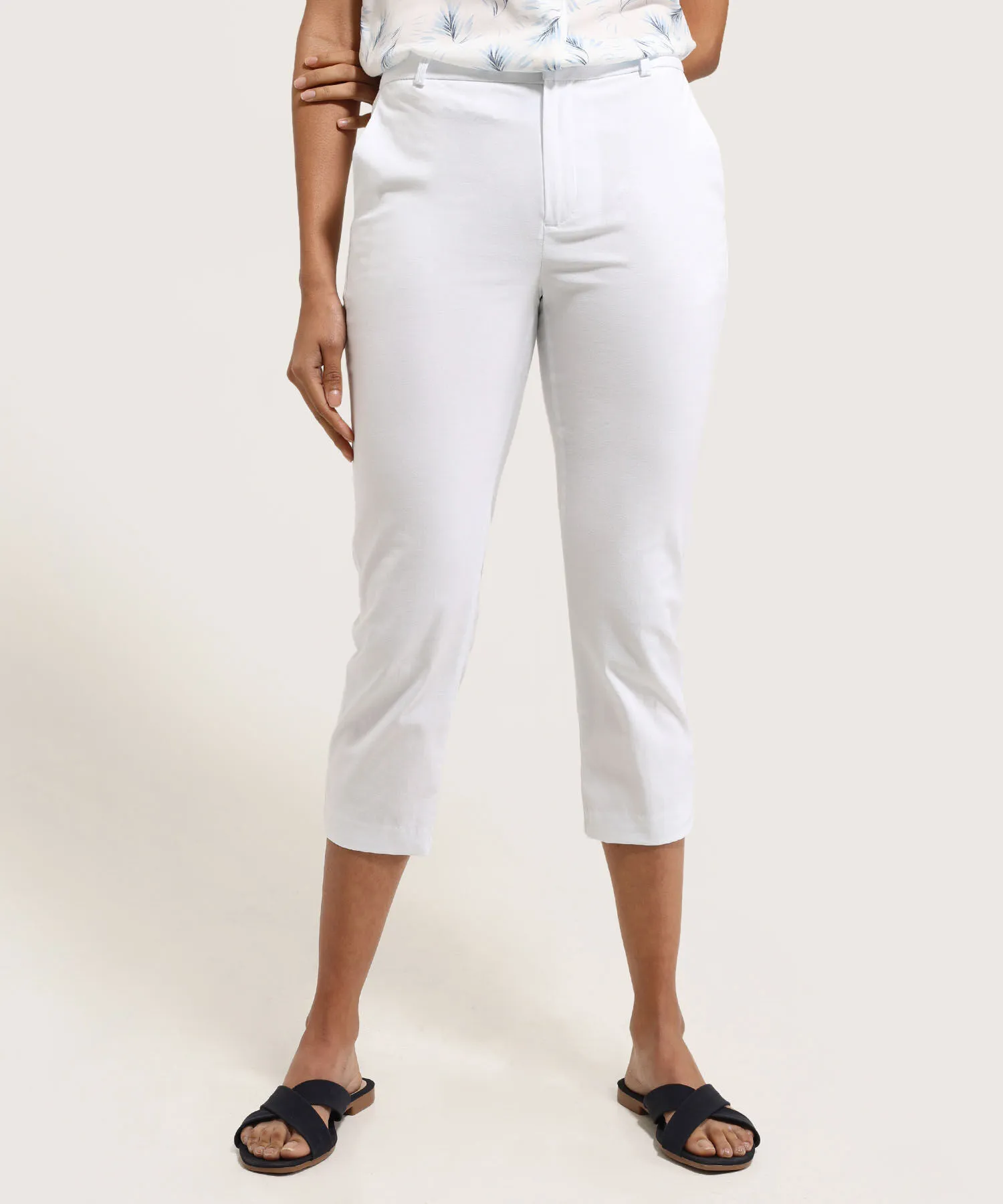 PANTALON CAPRI BOLSILLOS DIAGONALES UNICOLOR