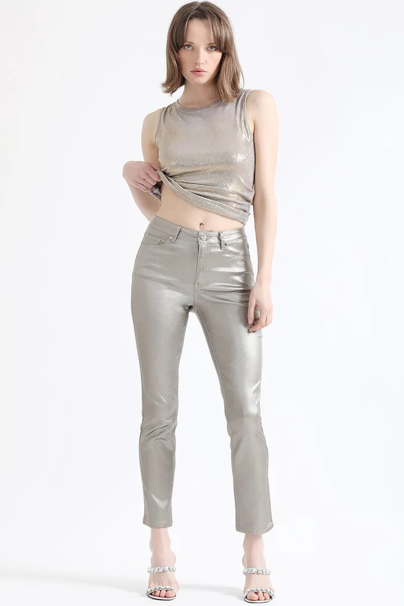 PANTALON SLIM TIRO MEDIO, METALIZADO, CAFÉ