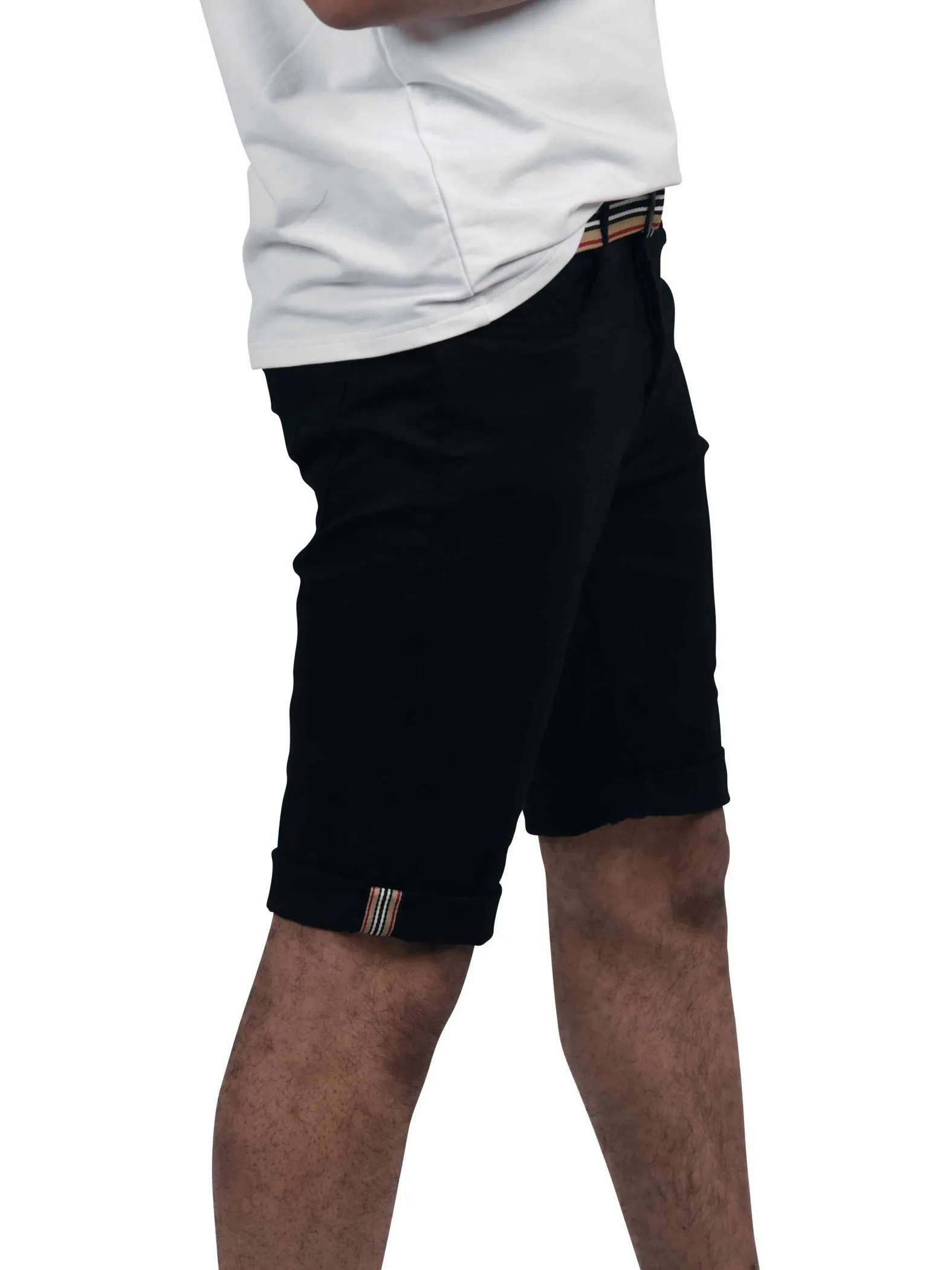 Pantalón corto con cinturón beige incluido