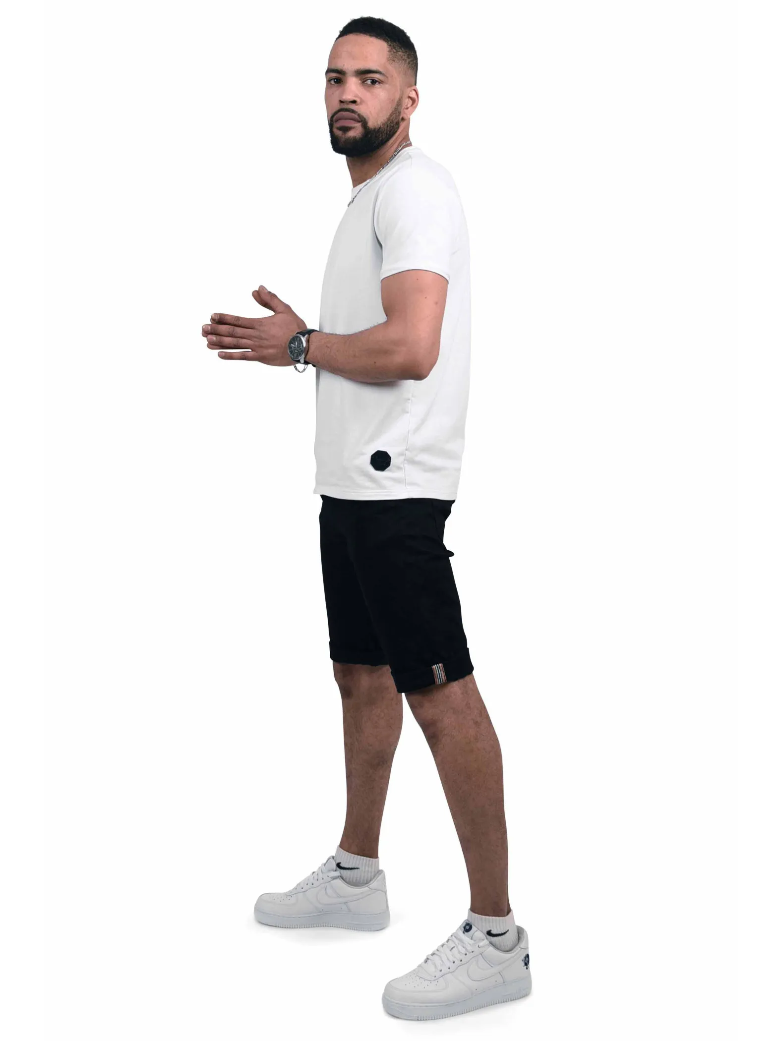 Pantalón corto con cinturón beige incluido