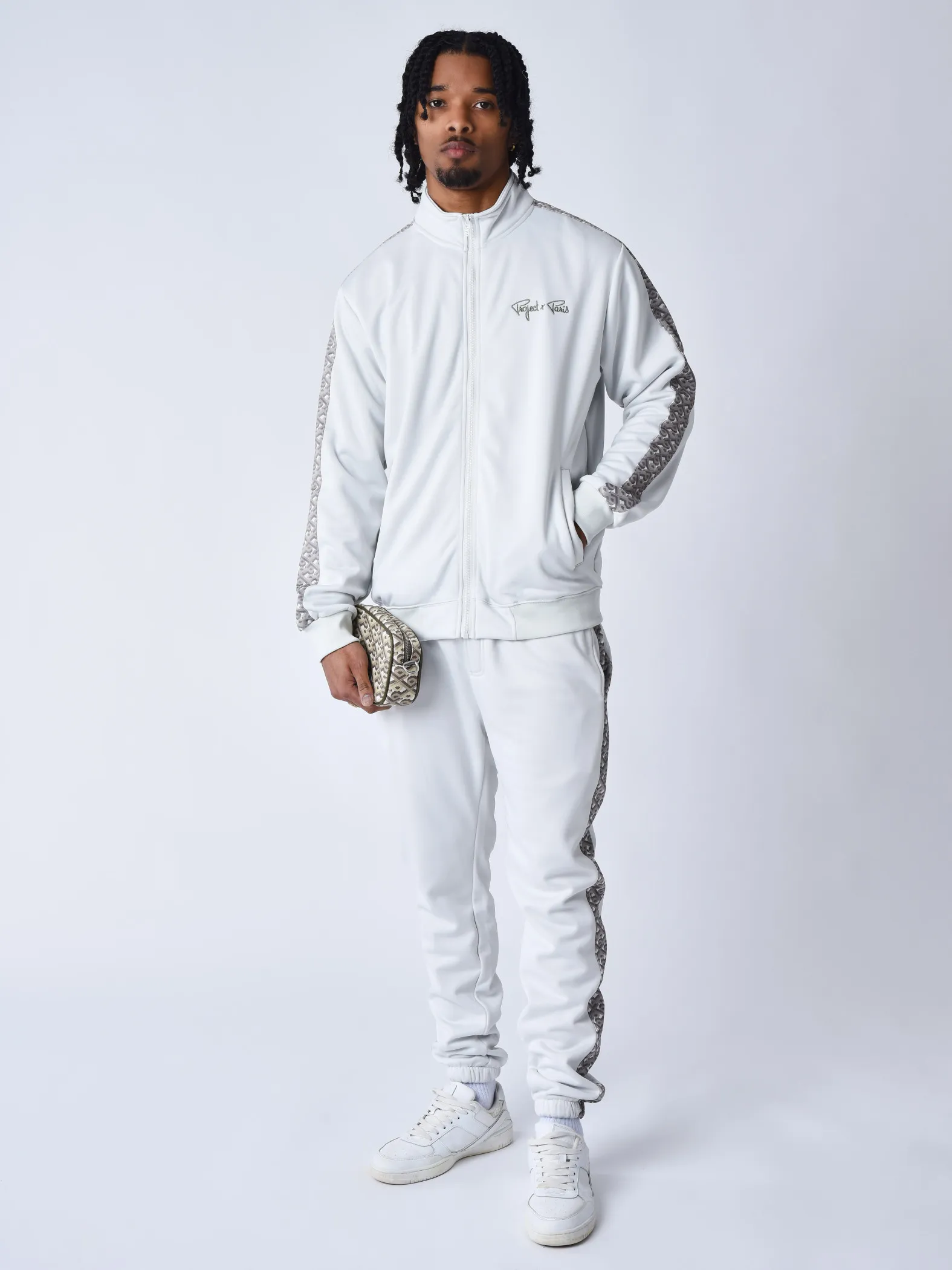 Pantalón de chándal con banda estampada