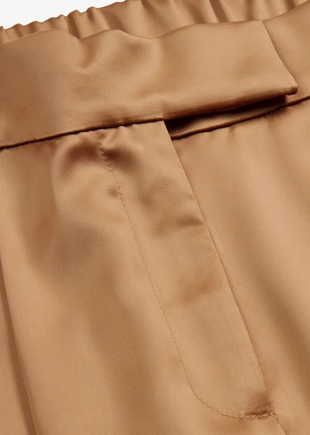 Pantalón de pinzas café con hielo