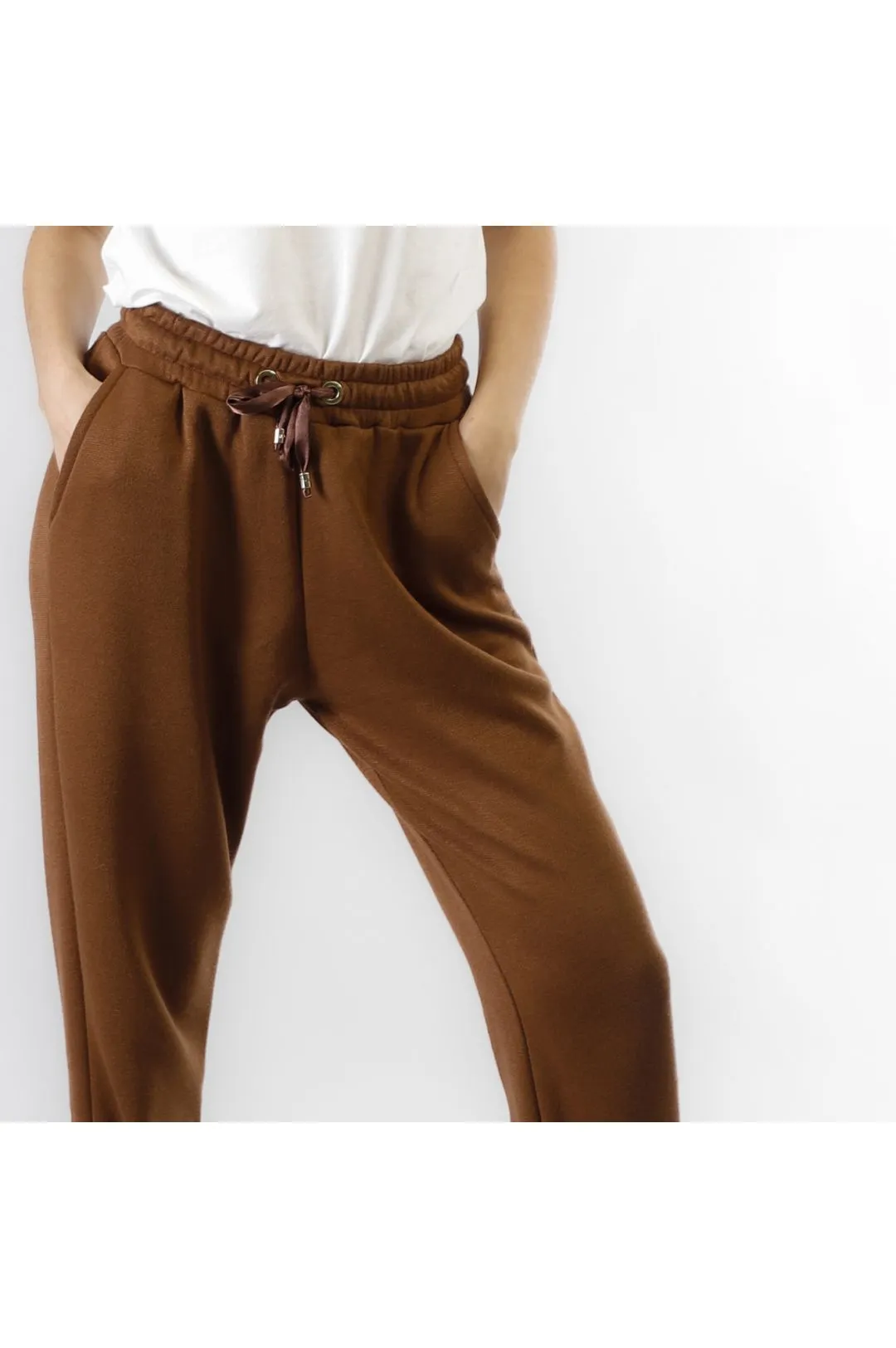 pantalón jogger cálido caramel
