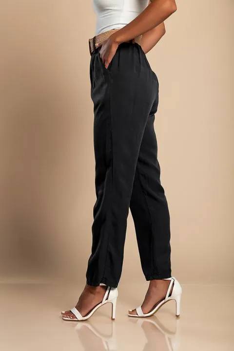 Pantalón largo con cinturón decorativo, negro