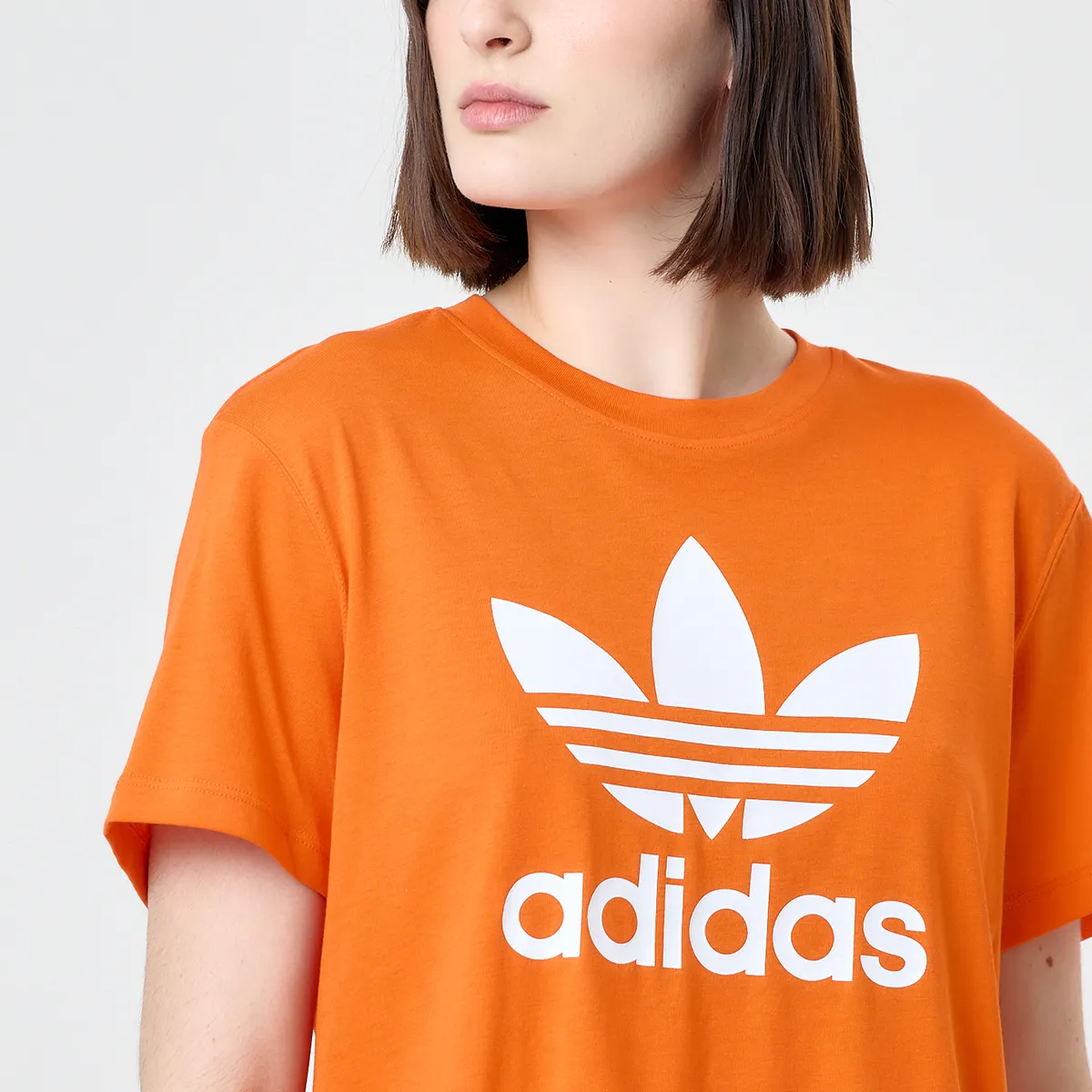 Remera adidas Adicolor Trifolio Boxy Mujer