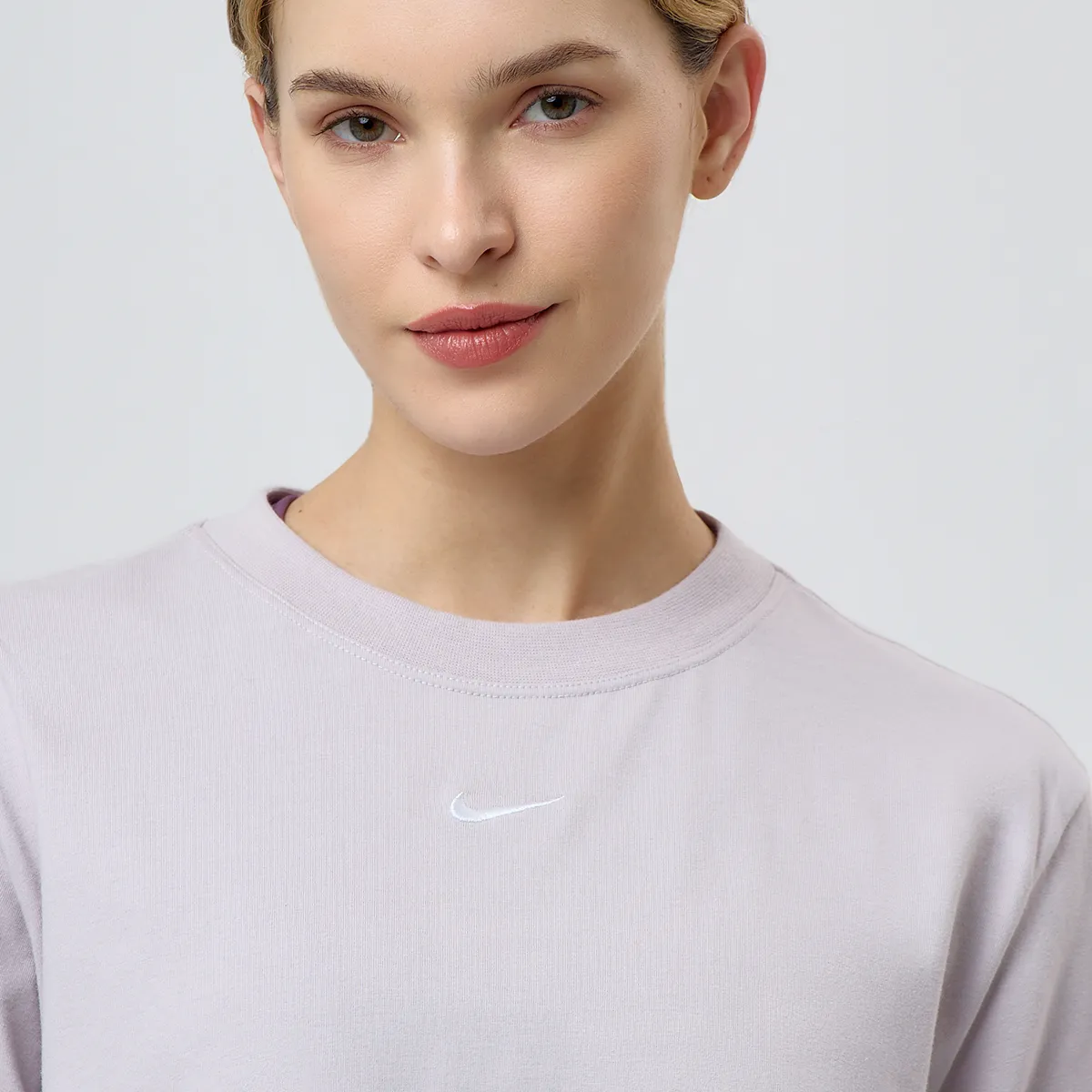 Remera Nike Essentials Mujer