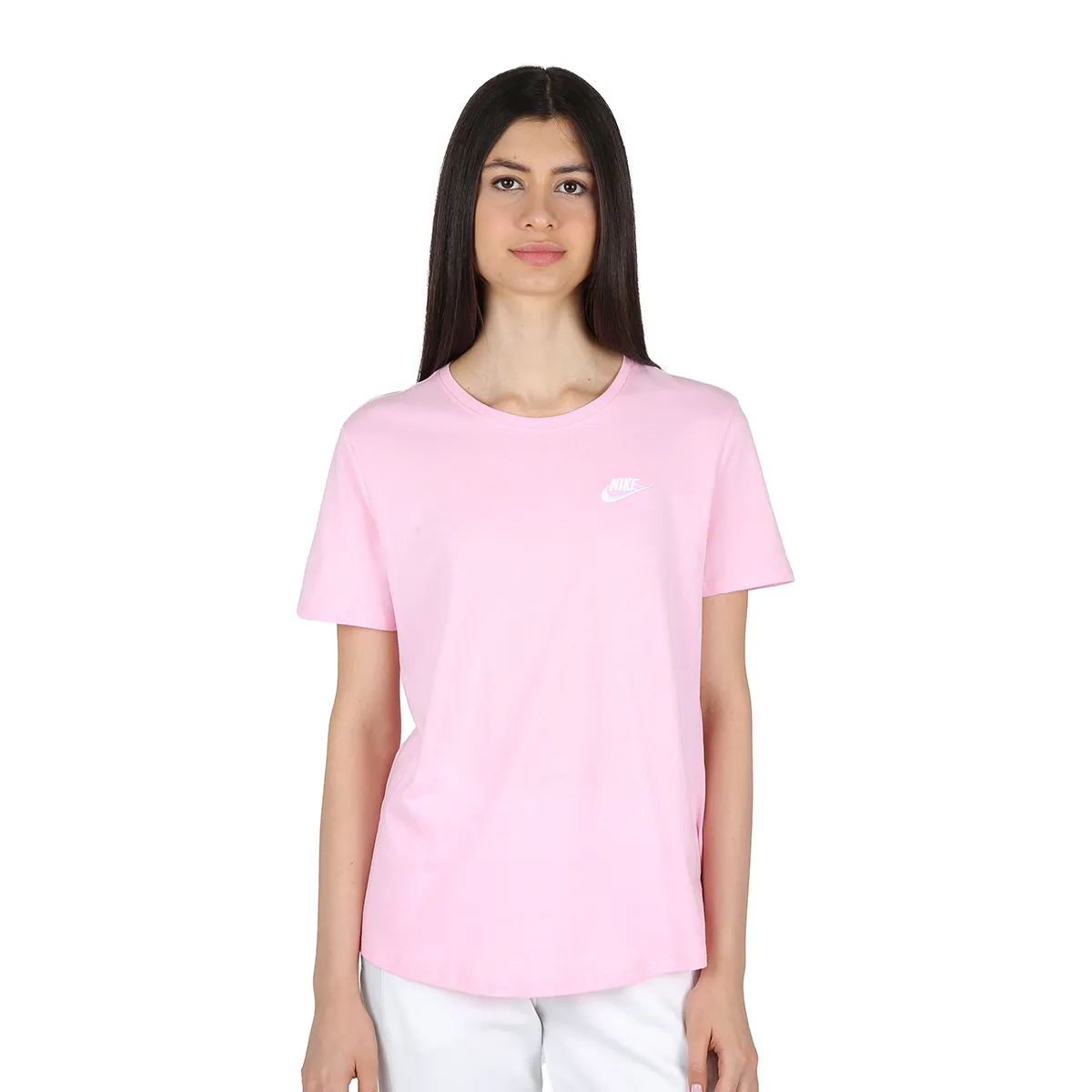 Remera Urbana Nike Club Essentials Mujer