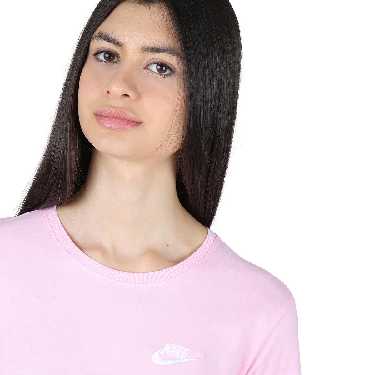 Remera Urbana Nike Club Essentials Mujer