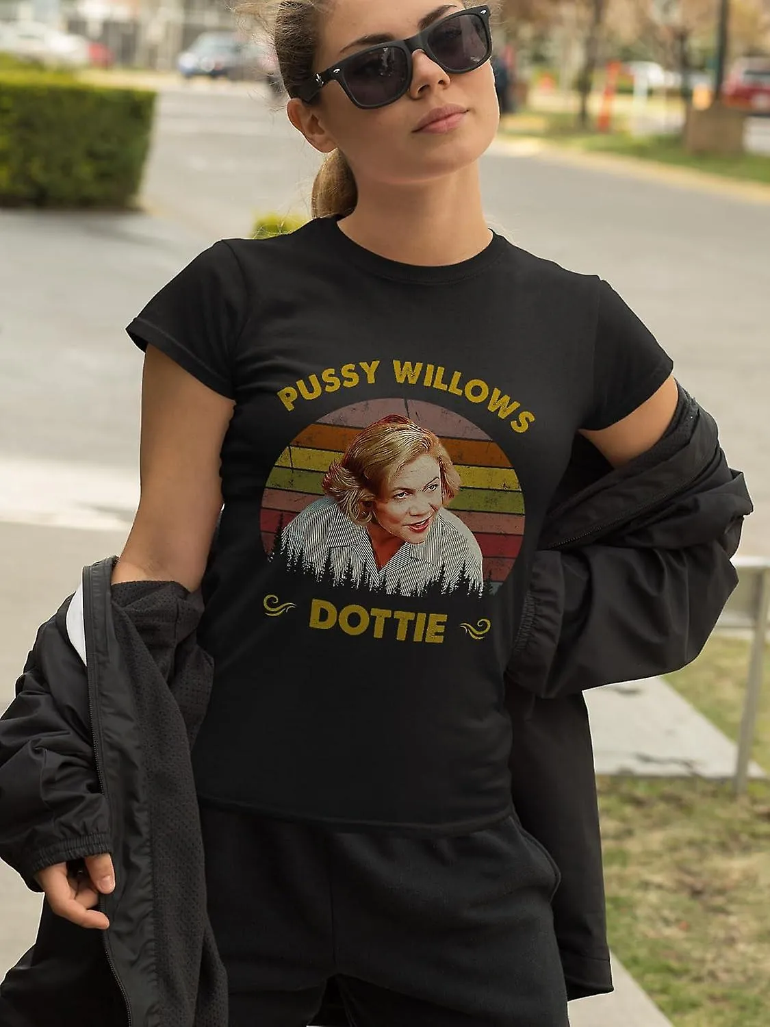 Serial Mom Pussy Willows Dottie Camiseta Estilo Vintage