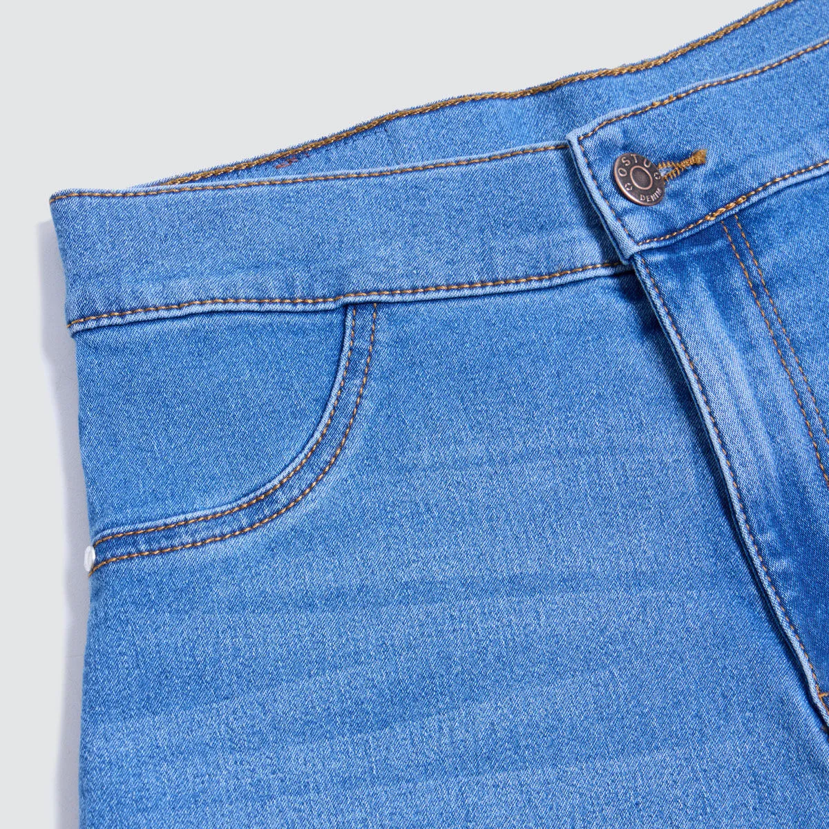 Short En Denim Tono Medio