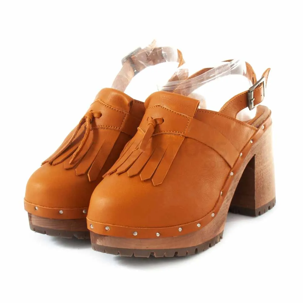 Socas XUZ Camel Fechadas com Aplicacoes e Tacao Medio 40758