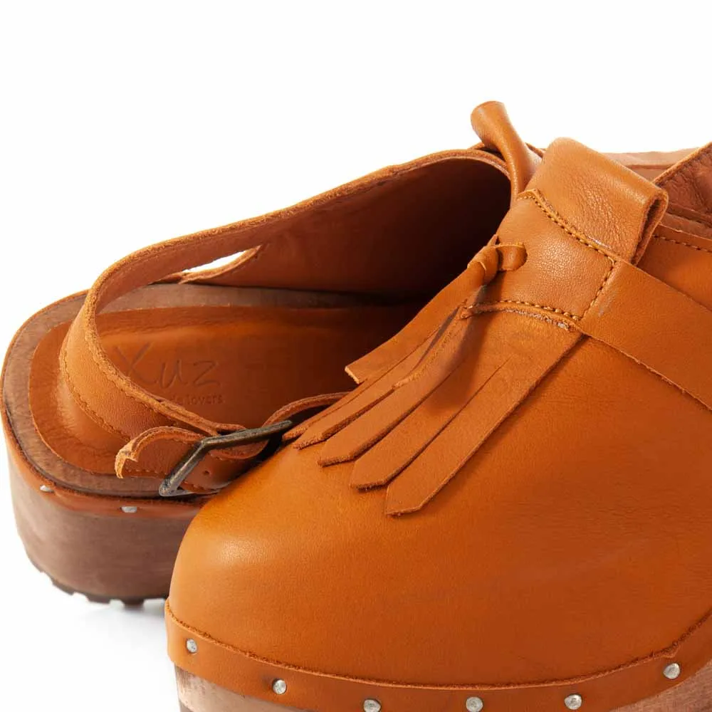 Socas XUZ Camel Fechadas com Aplicacoes e Tacao Medio 40758