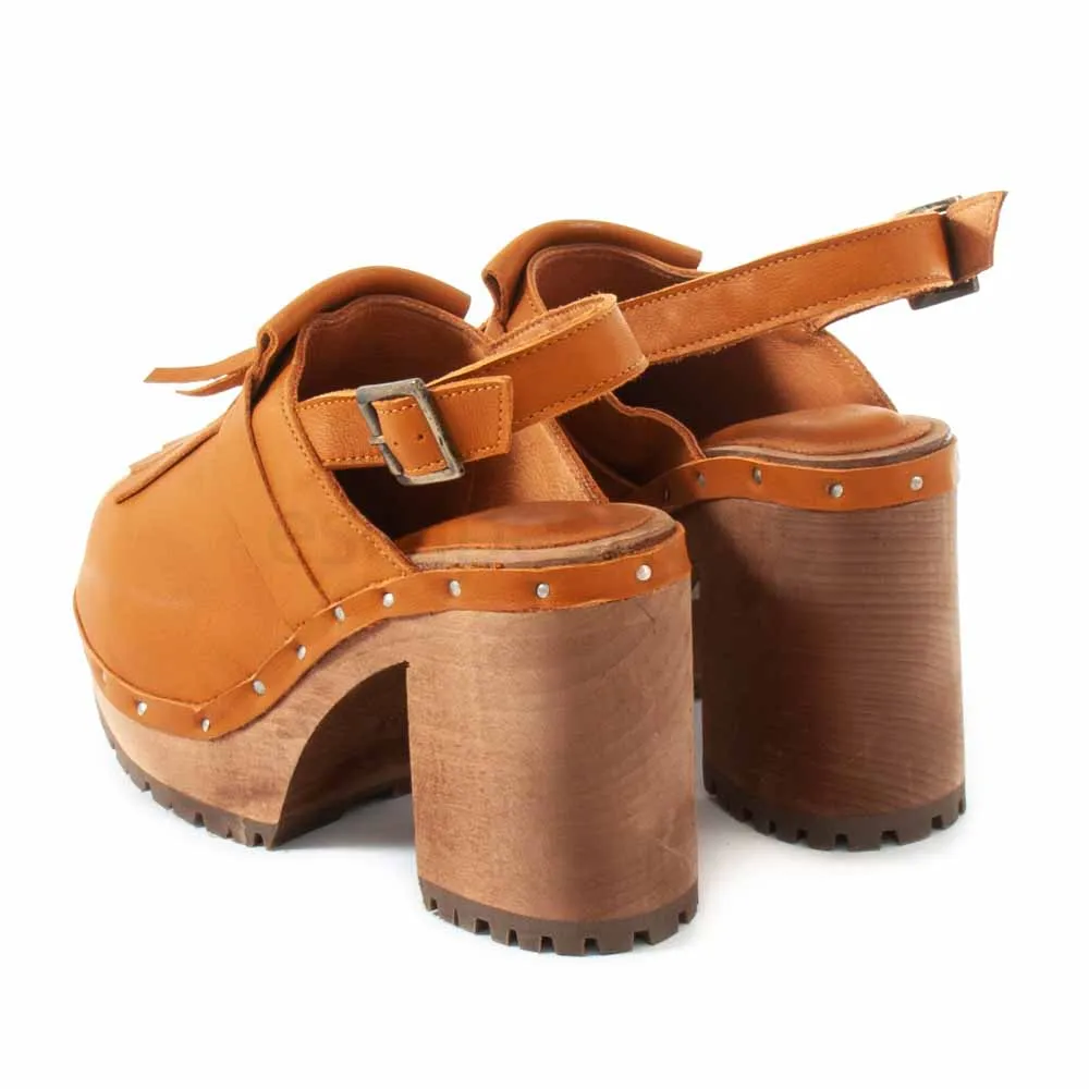 Socas XUZ Camel Fechadas com Aplicacoes e Tacao Medio 40758