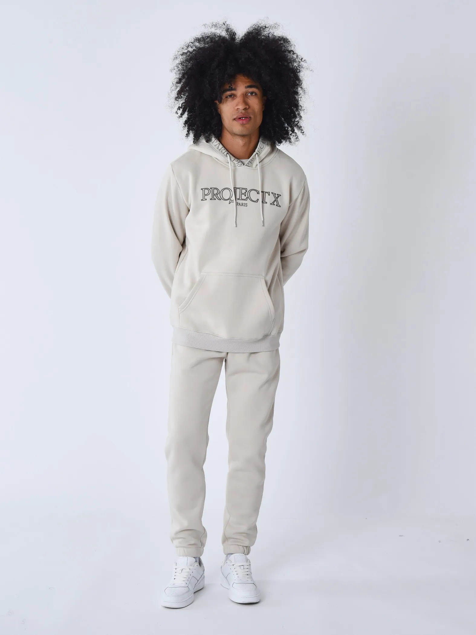 Sudadera con capucha bordada Contour