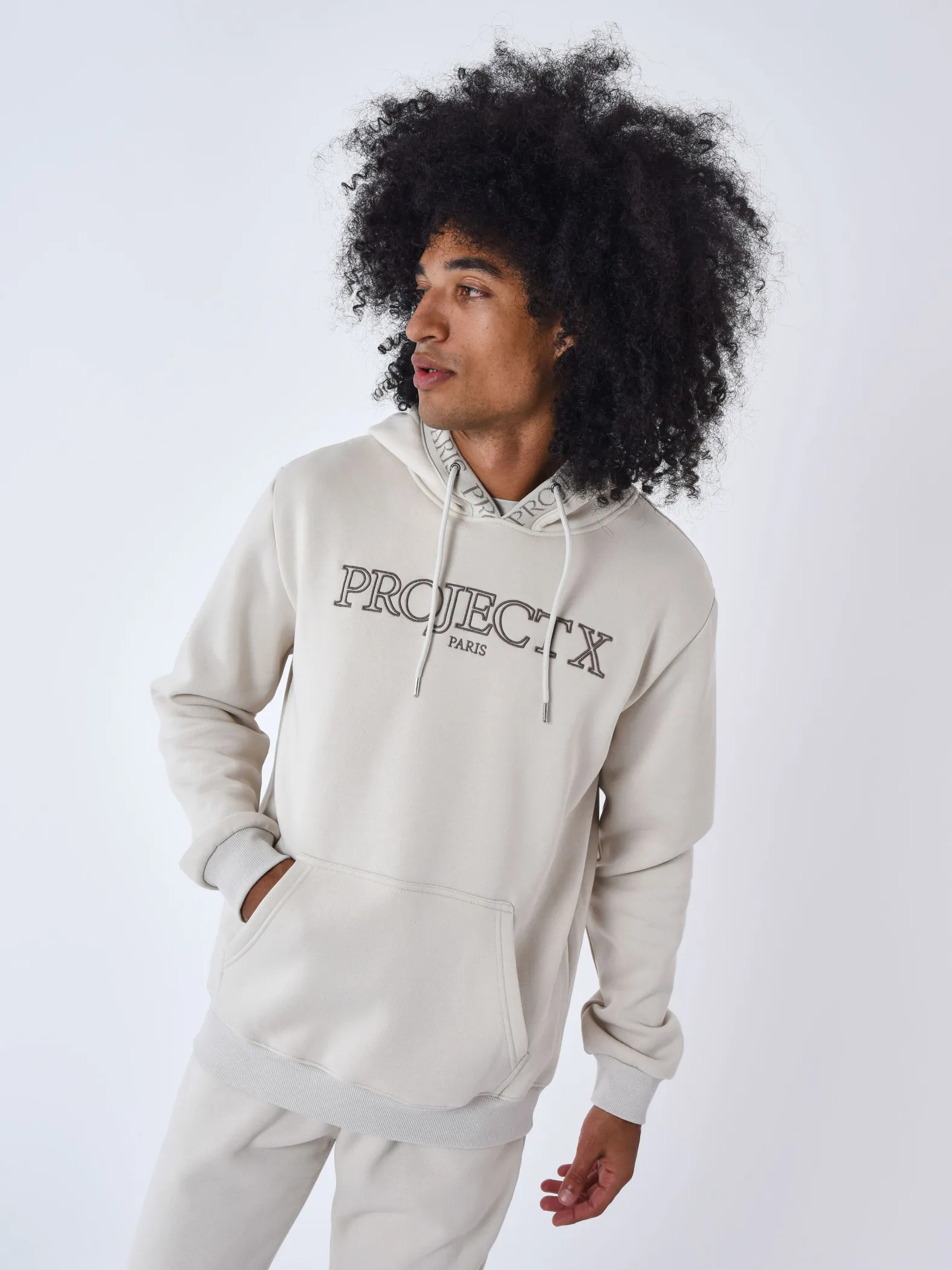 Sudadera con capucha bordada Contour