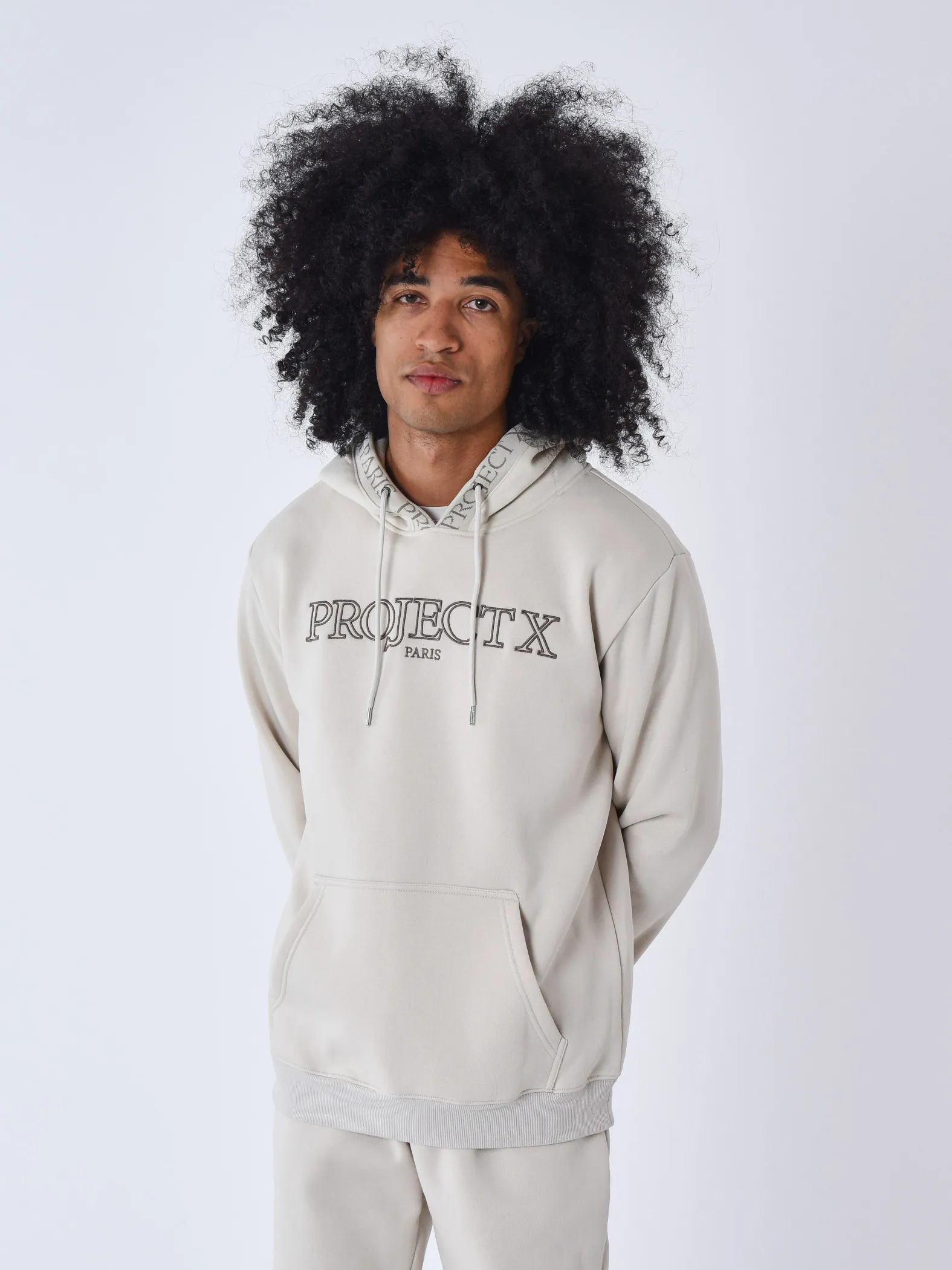 Sudadera con capucha bordada Contour