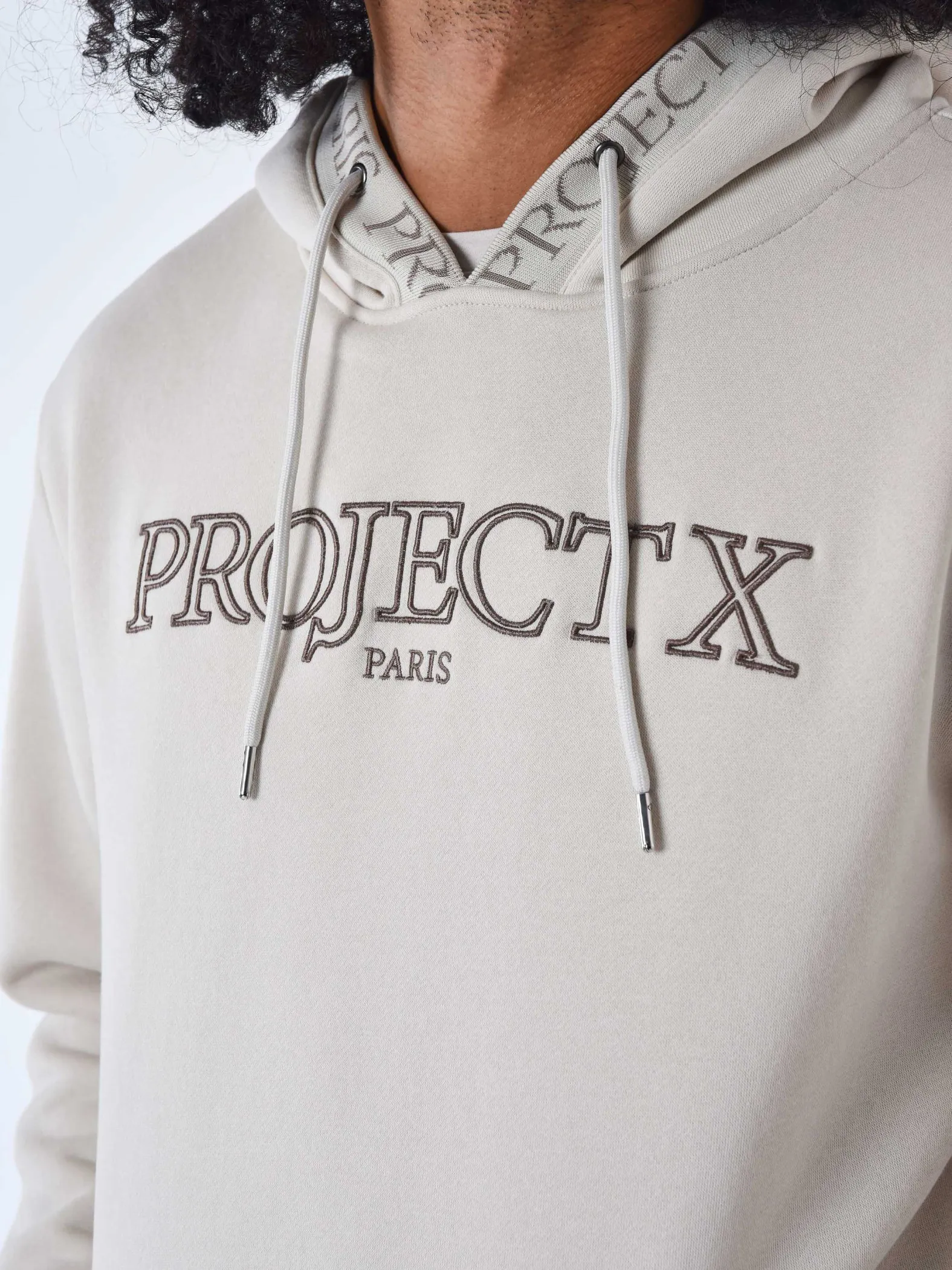 Sudadera con capucha bordada Contour