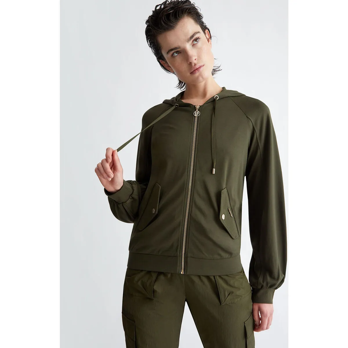 Sudadera con capucha y cremallera