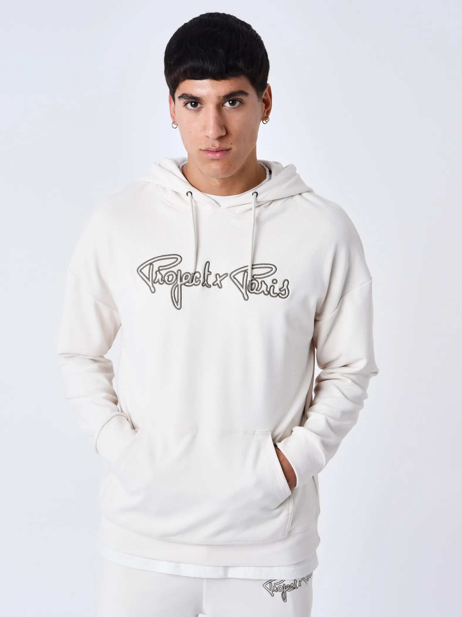 Sudadera con capucha y logo bordado