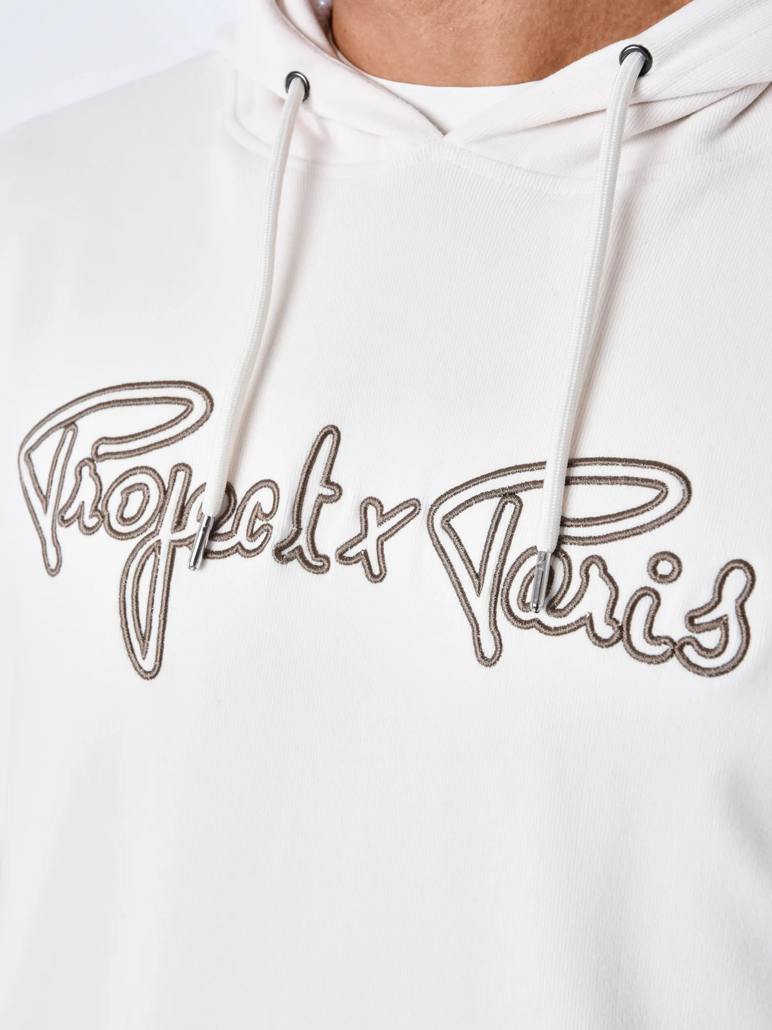Sudadera con capucha y logo bordado