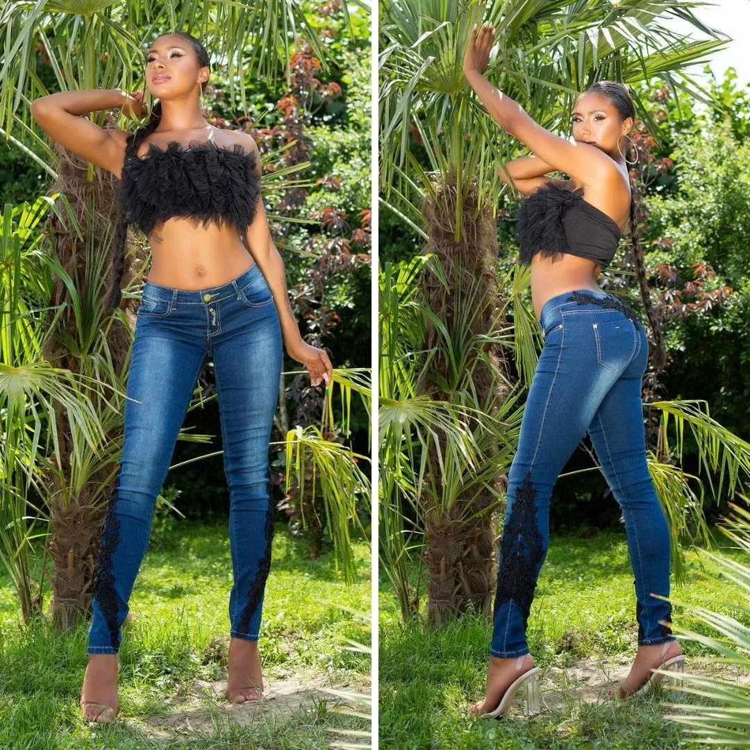 Vaqueros skinny con encaje negro