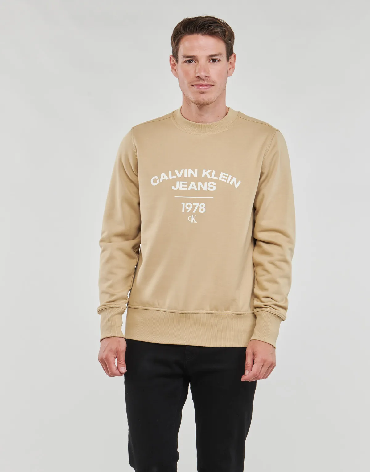 VARSITY CURVE CREW NECK