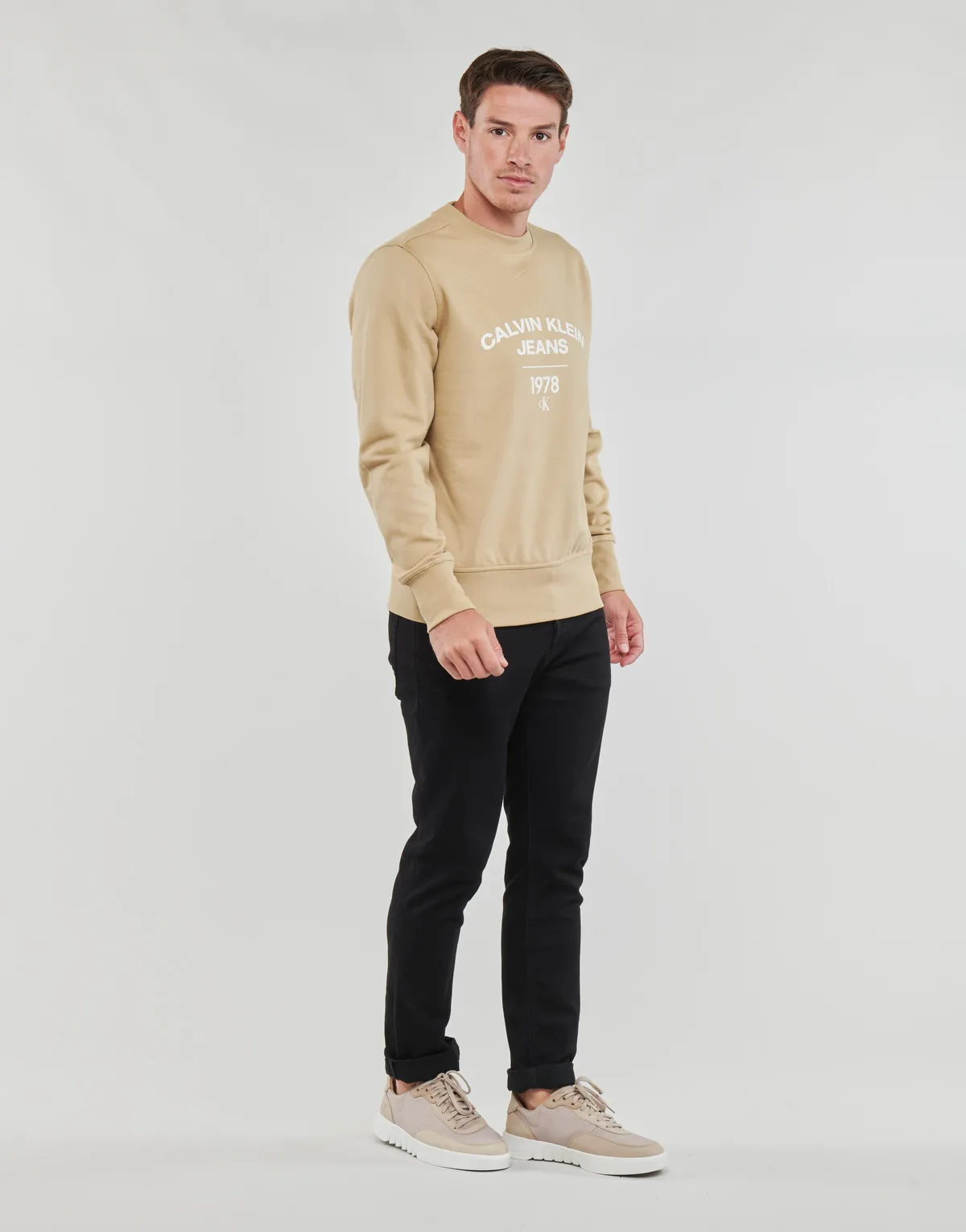 VARSITY CURVE CREW NECK