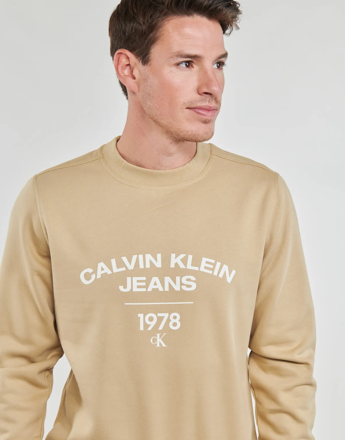 VARSITY CURVE CREW NECK