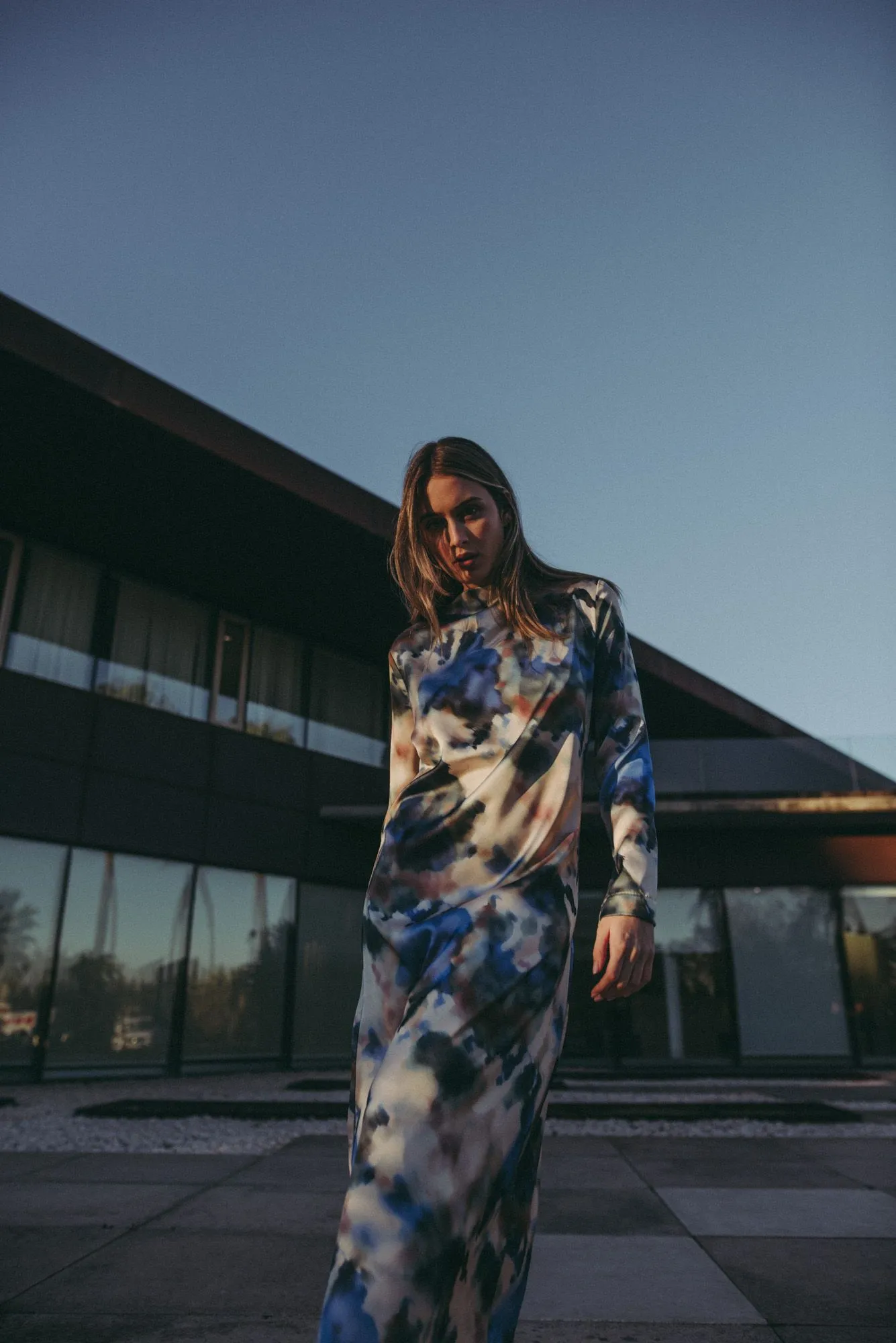 Vestido midi estampado estilo fluido manga larga para mujer