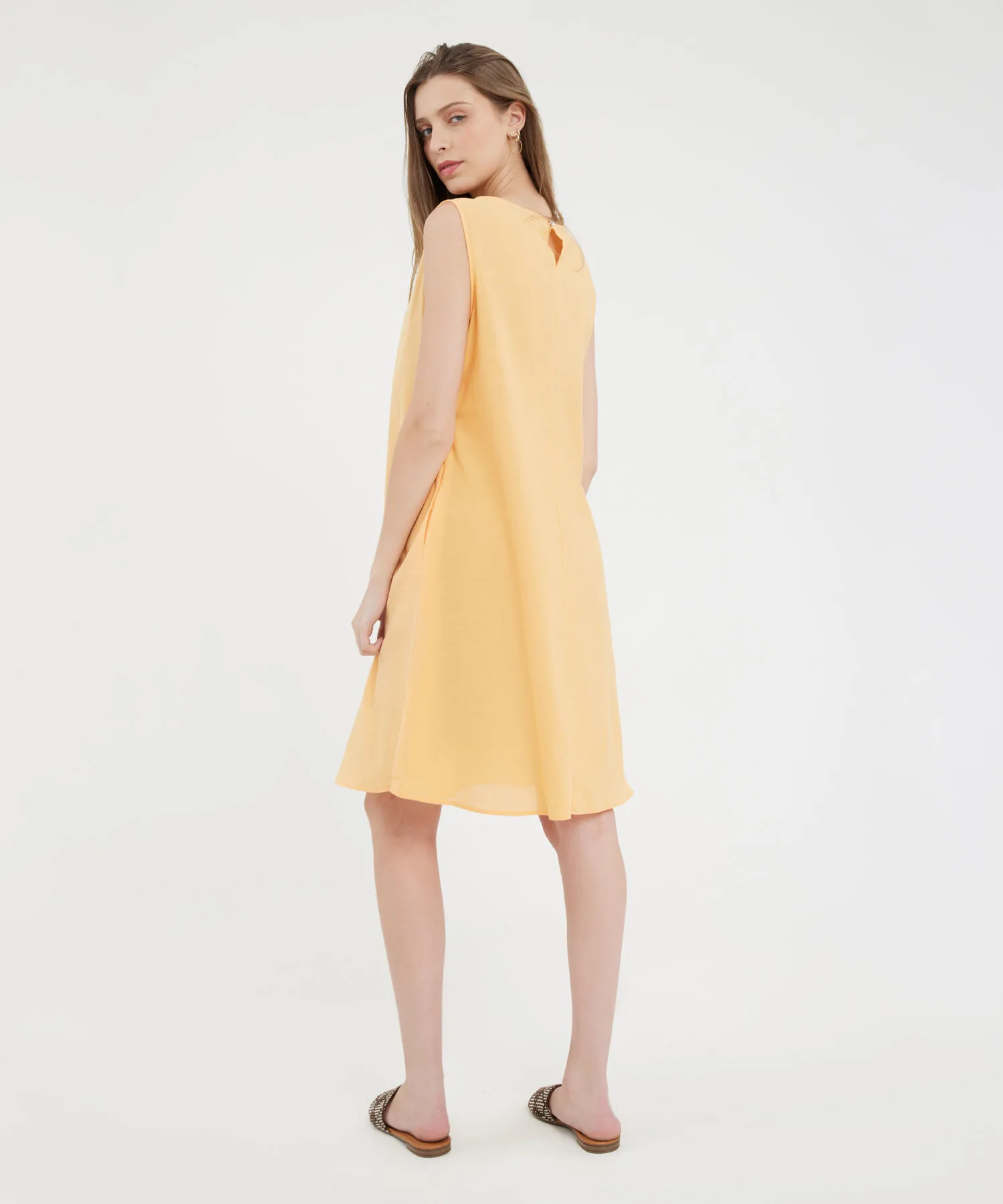 VESTIDO UNICOLOR MANGA SISA CON BOLSILLOS LATERALES