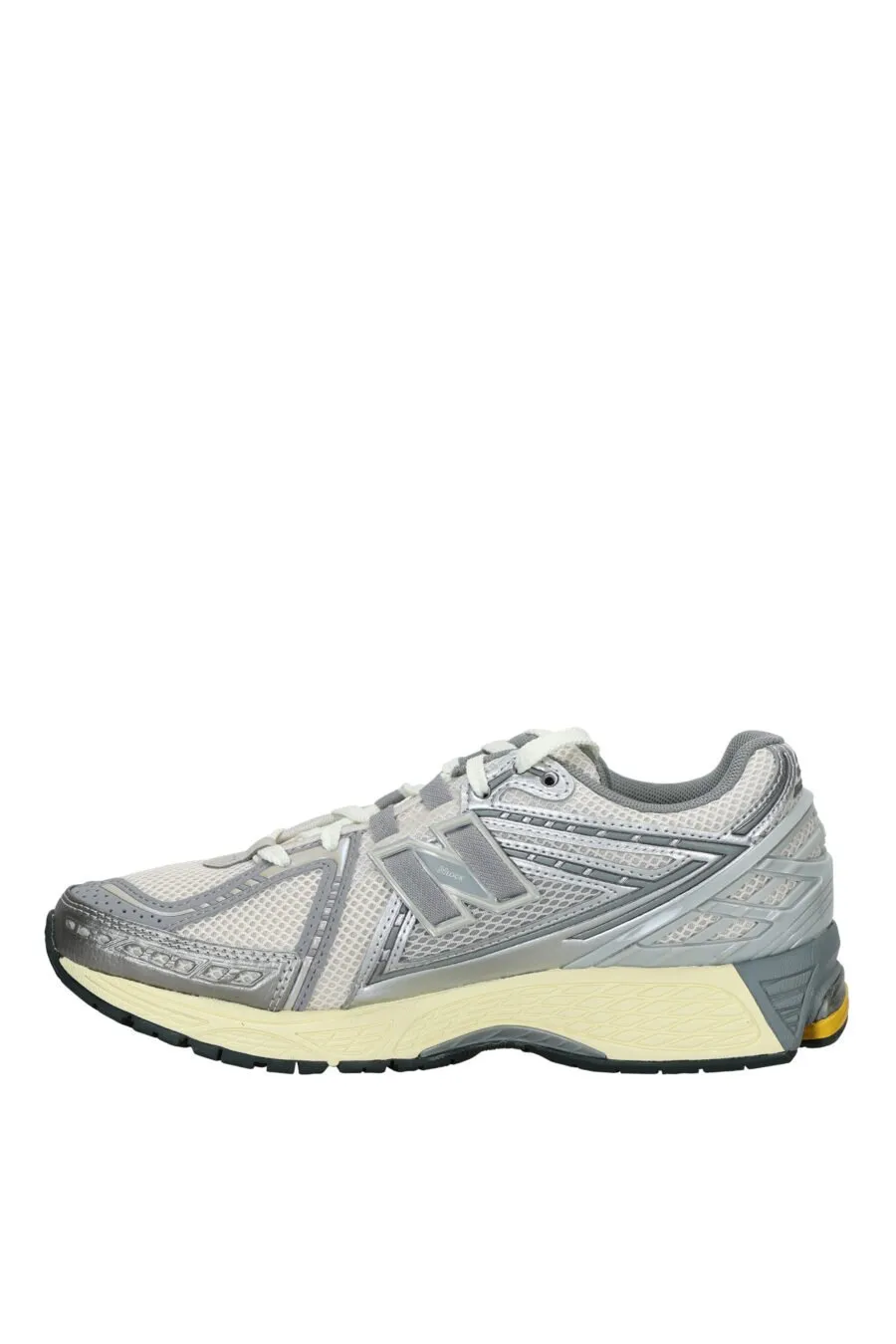 Zapatillas grises mix con detalle amarillo 